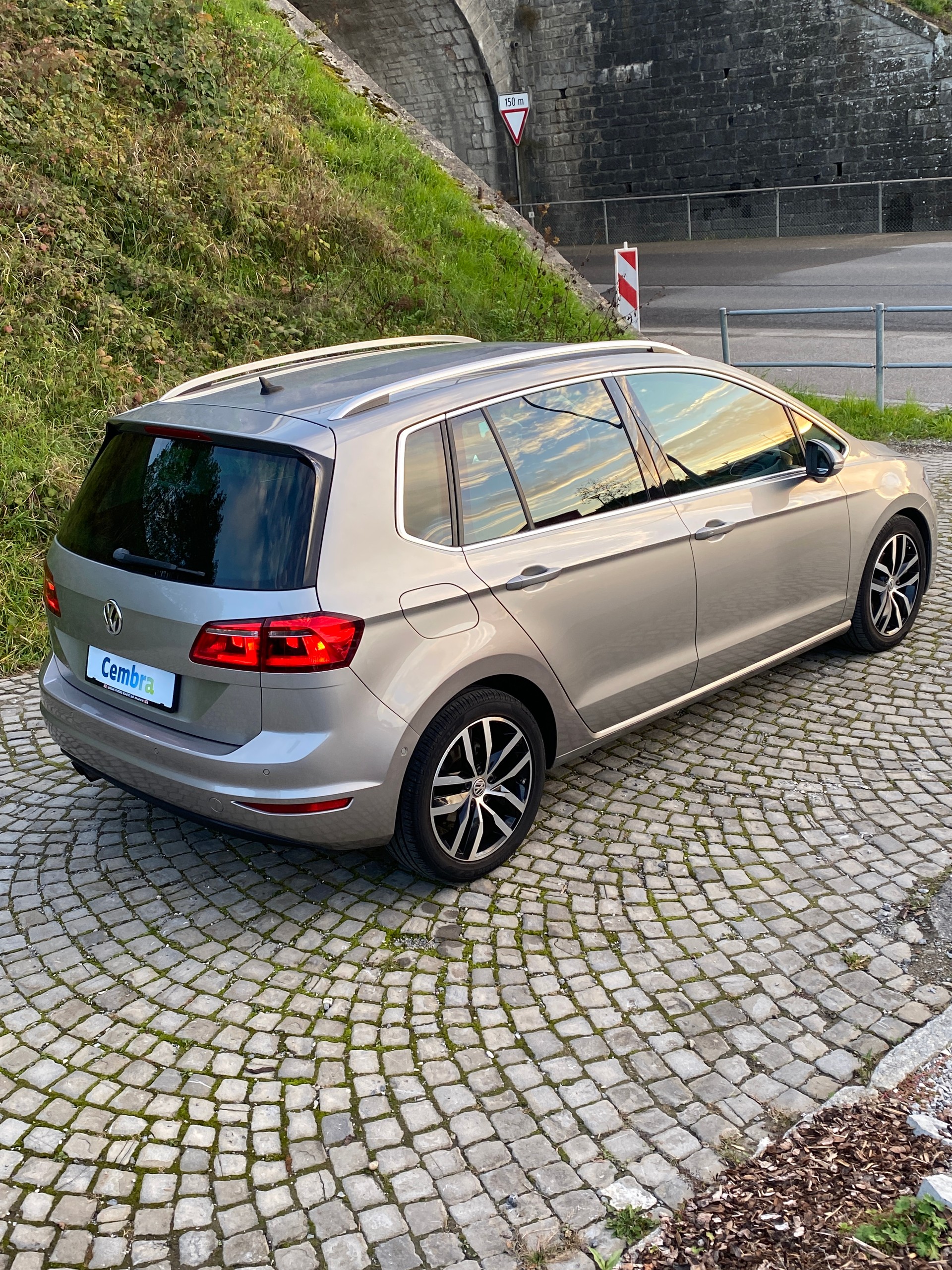 VW Golf Sportsvan 1.4 TSI Highline DSG-image-3