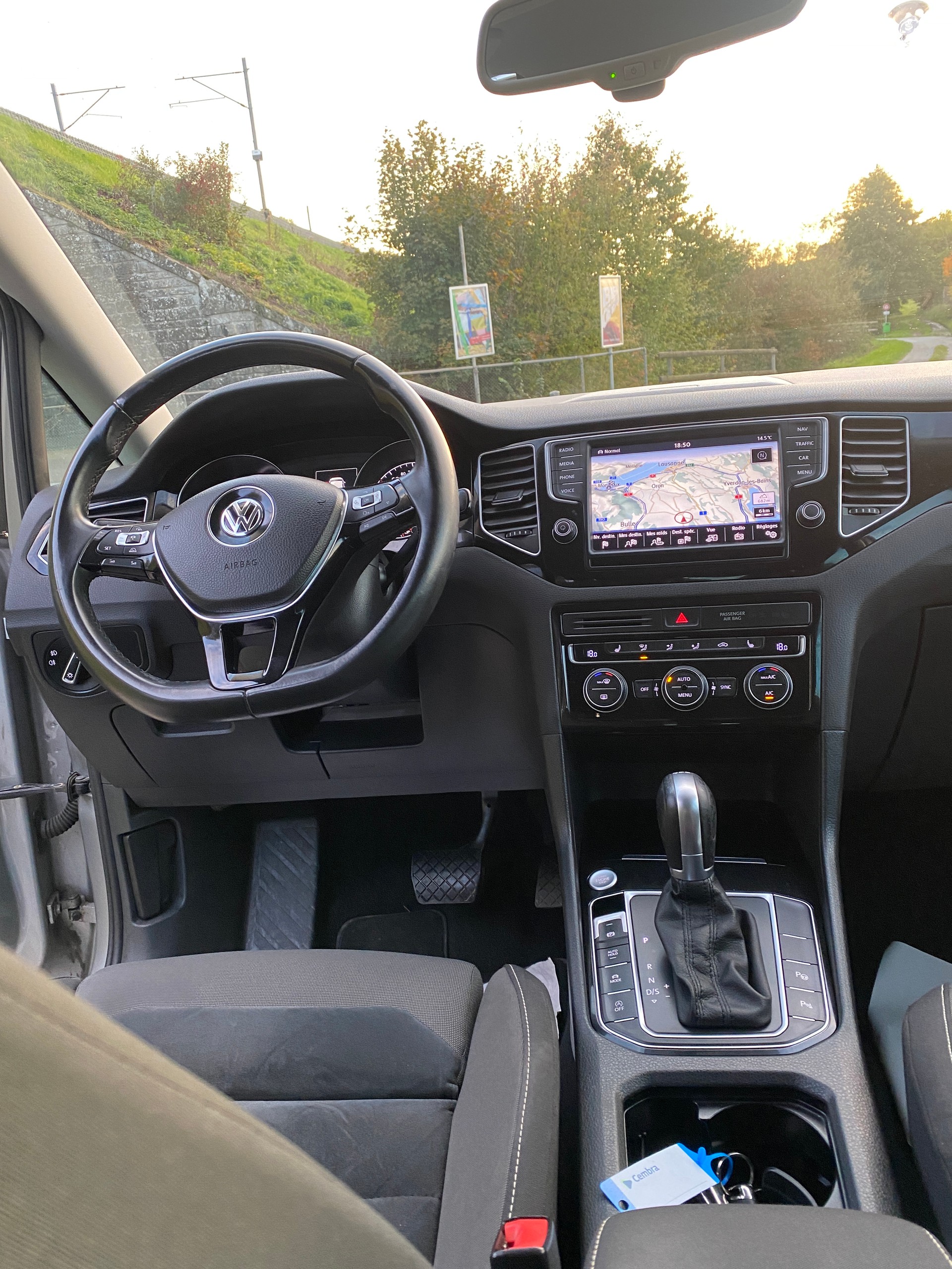 VW Golf Sportsvan 1.4 TSI Highline DSG-image-7