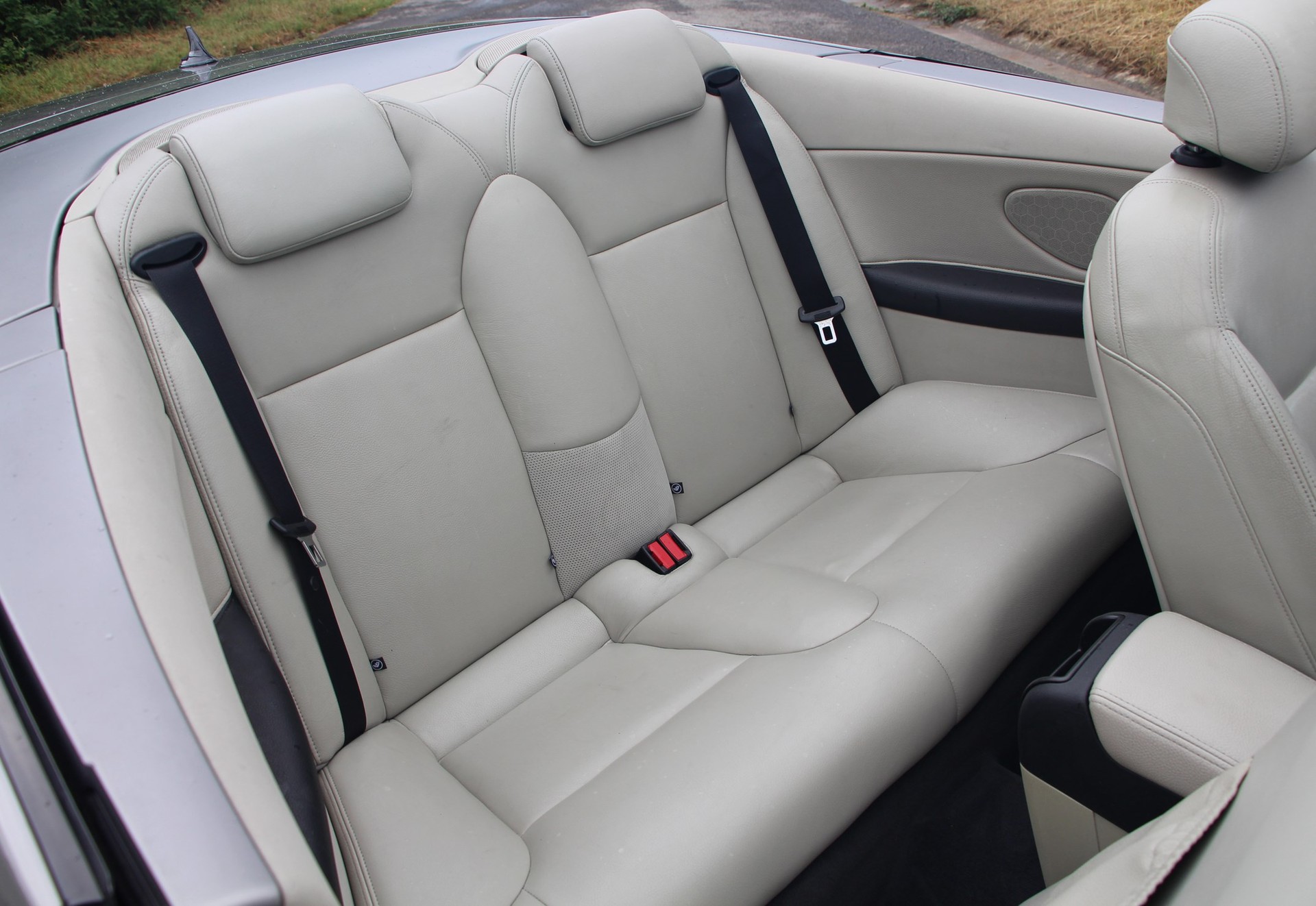 SAAB 9-3 2.0t Vector-image-10