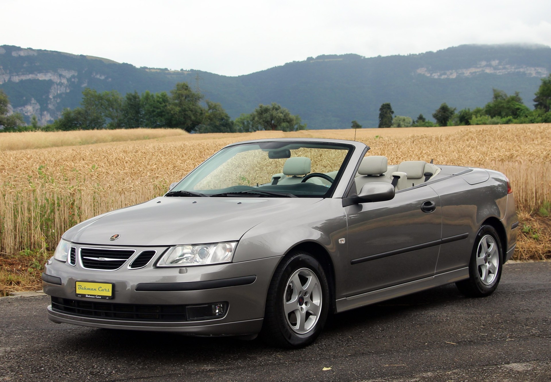 SAAB 9-3 2.0t Vector-image-4