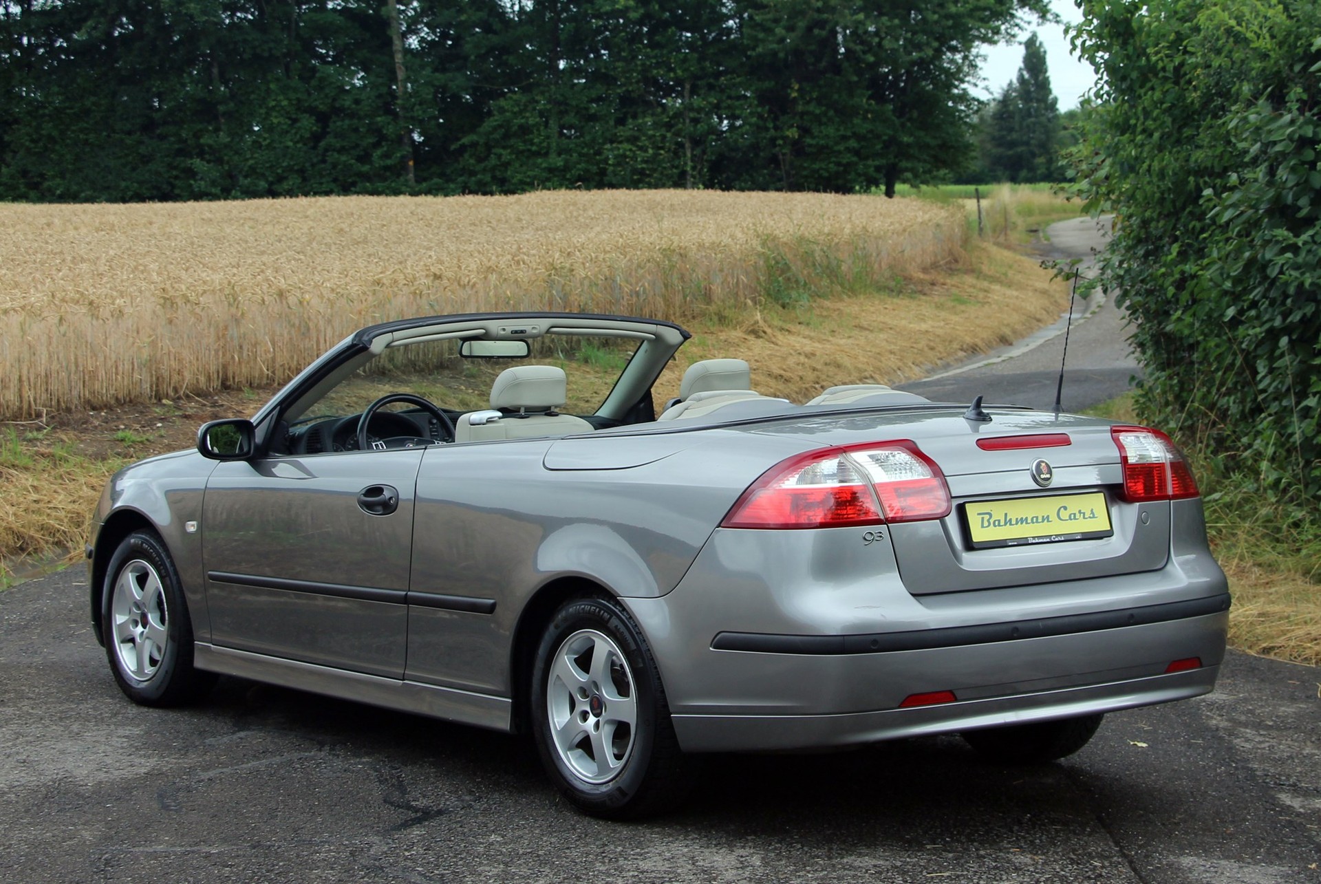 SAAB 9-3 2.0t Vector-image-1