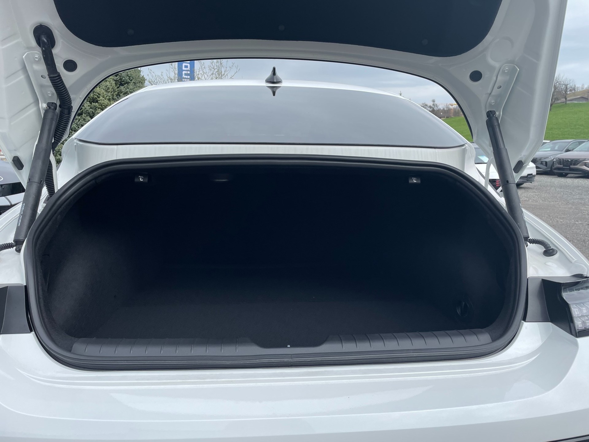 HYUNDAI Ioniq 6 77kWh Launch Edition 4WD-image-18