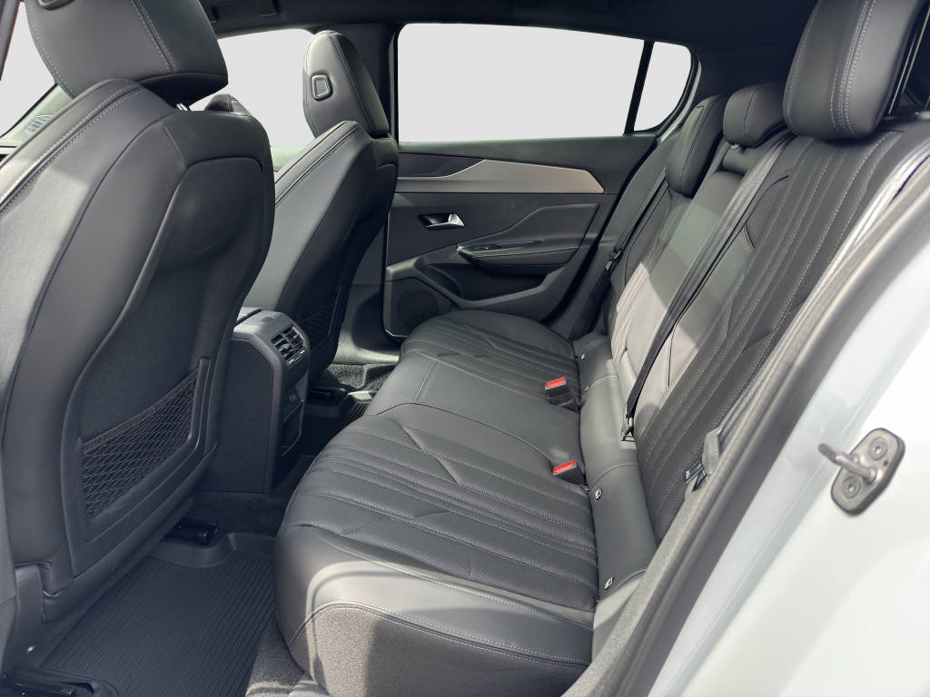 PEUGEOT 308 e-GT-image-11