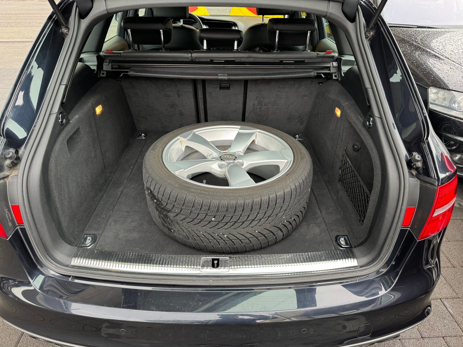 AUDI S4 Avant 3.0 TFSI quattro S-tronic-image-12