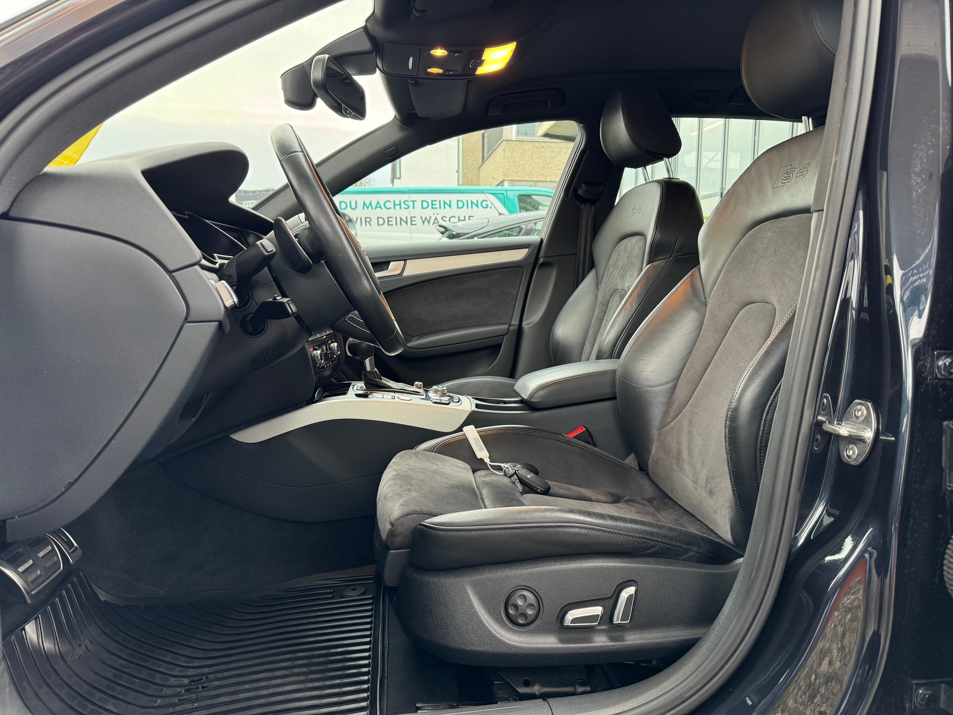 AUDI S4 Avant 3.0 TFSI quattro S-tronic-image-6