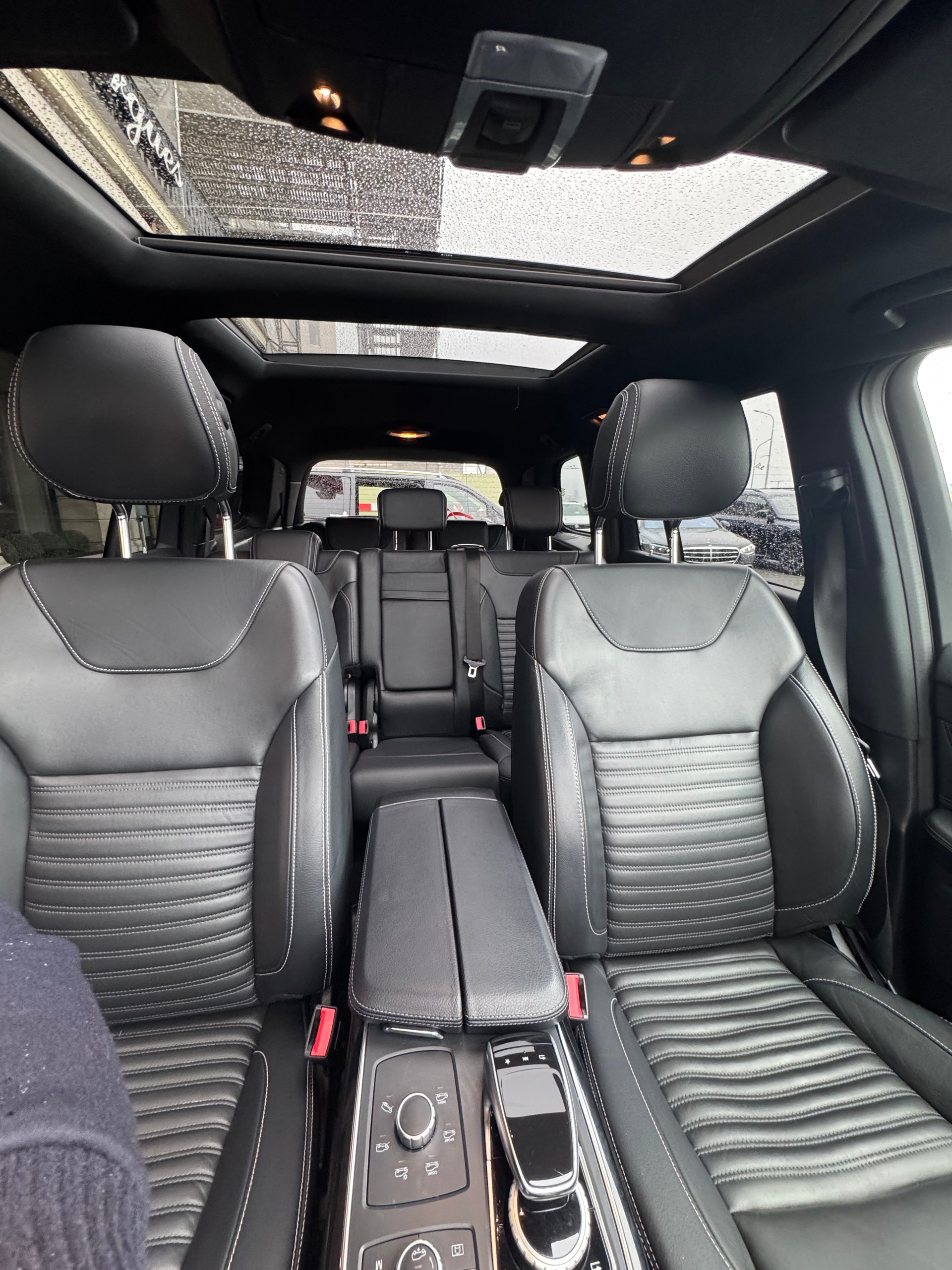 MERCEDES-BENZ GLS 400 4Matic 9G-Tronic-image-4