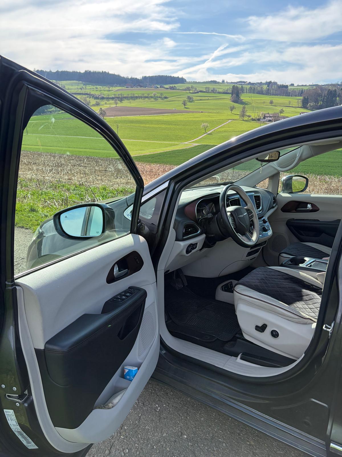CHRYSLER Pacifica Limited-image-8