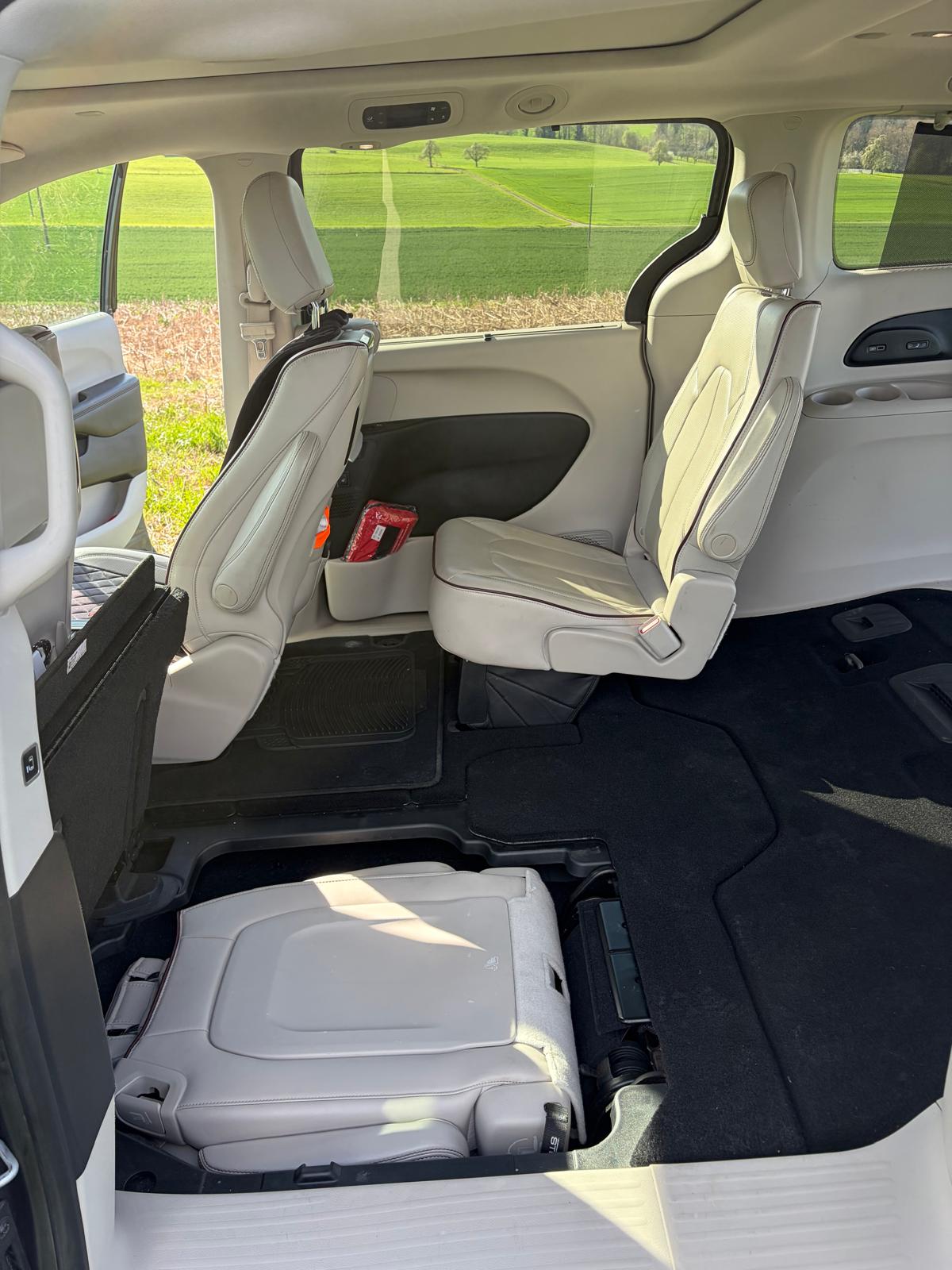 CHRYSLER Pacifica Limited-image-13