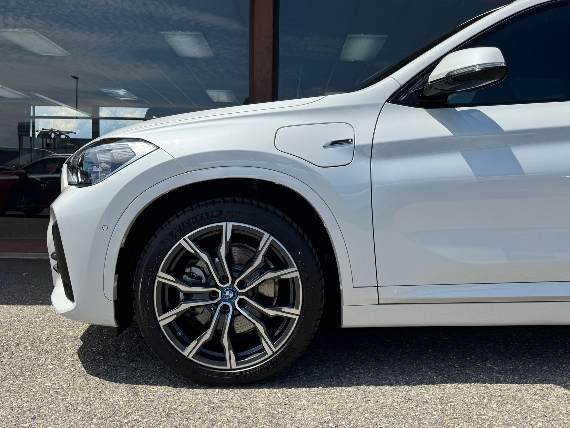 BMW X1 xDrive 25e M Sport Steptronic-image-5