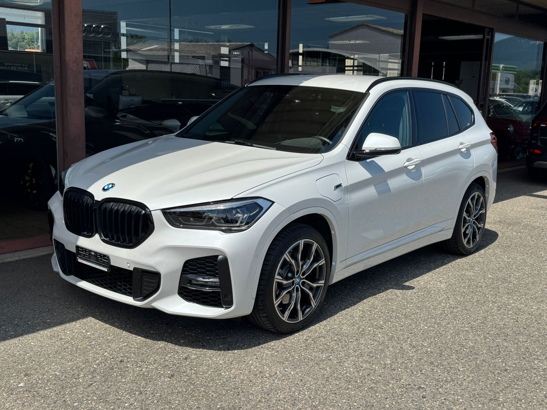BMW X1 xDrive 25e M Sport Steptronic-image-1