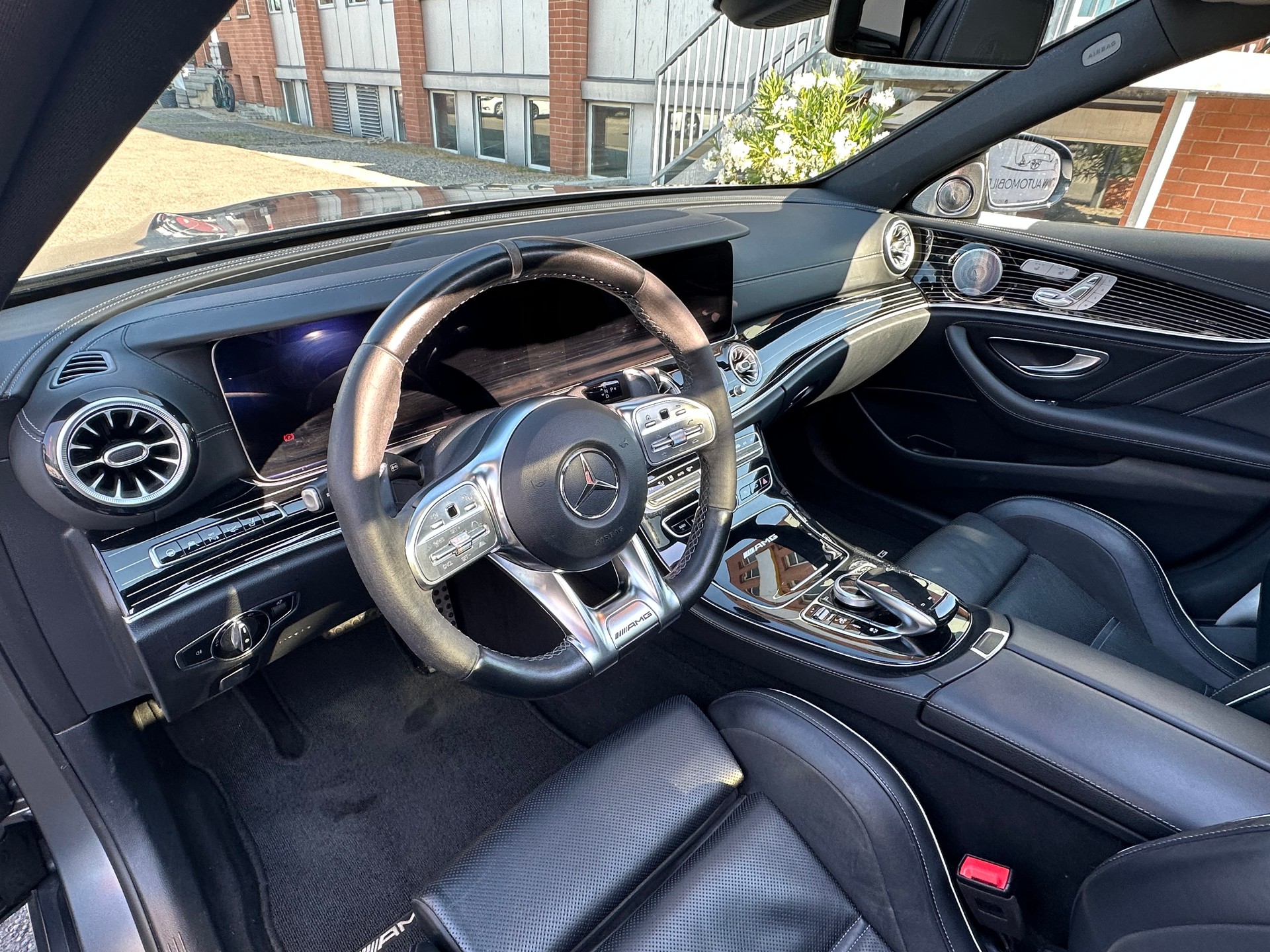 MERCEDES-BENZ E 63 AMG S 4 Matic 9G-Tronic-image-5