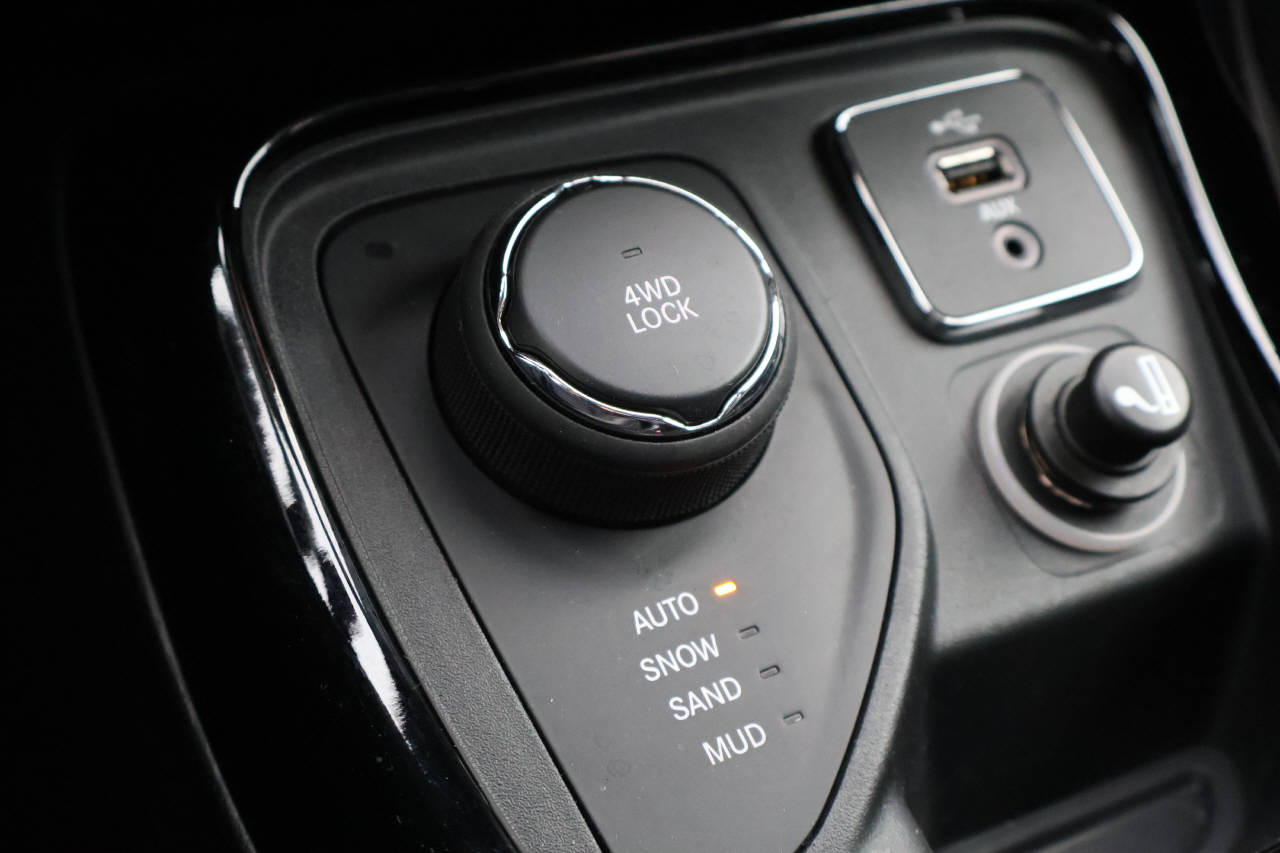 JEEP Compass 2.0 CRD Limited AWD-image-13