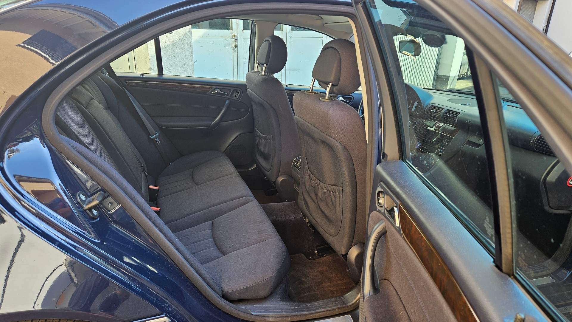 MERCEDES-BENZ C 240 Classic 4Matic Automatic-image-15