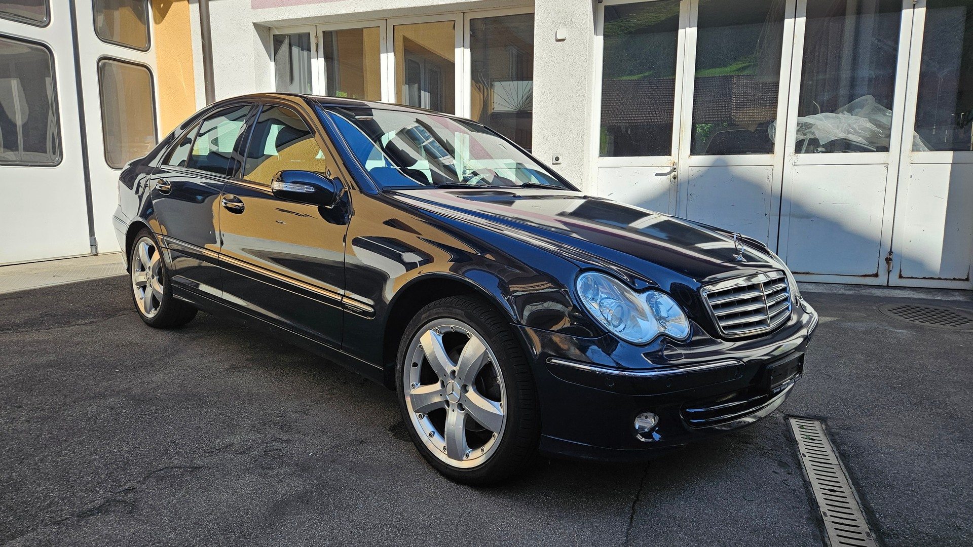 MERCEDES-BENZ C 240 Classic 4Matic Automatic-showroom-element-3