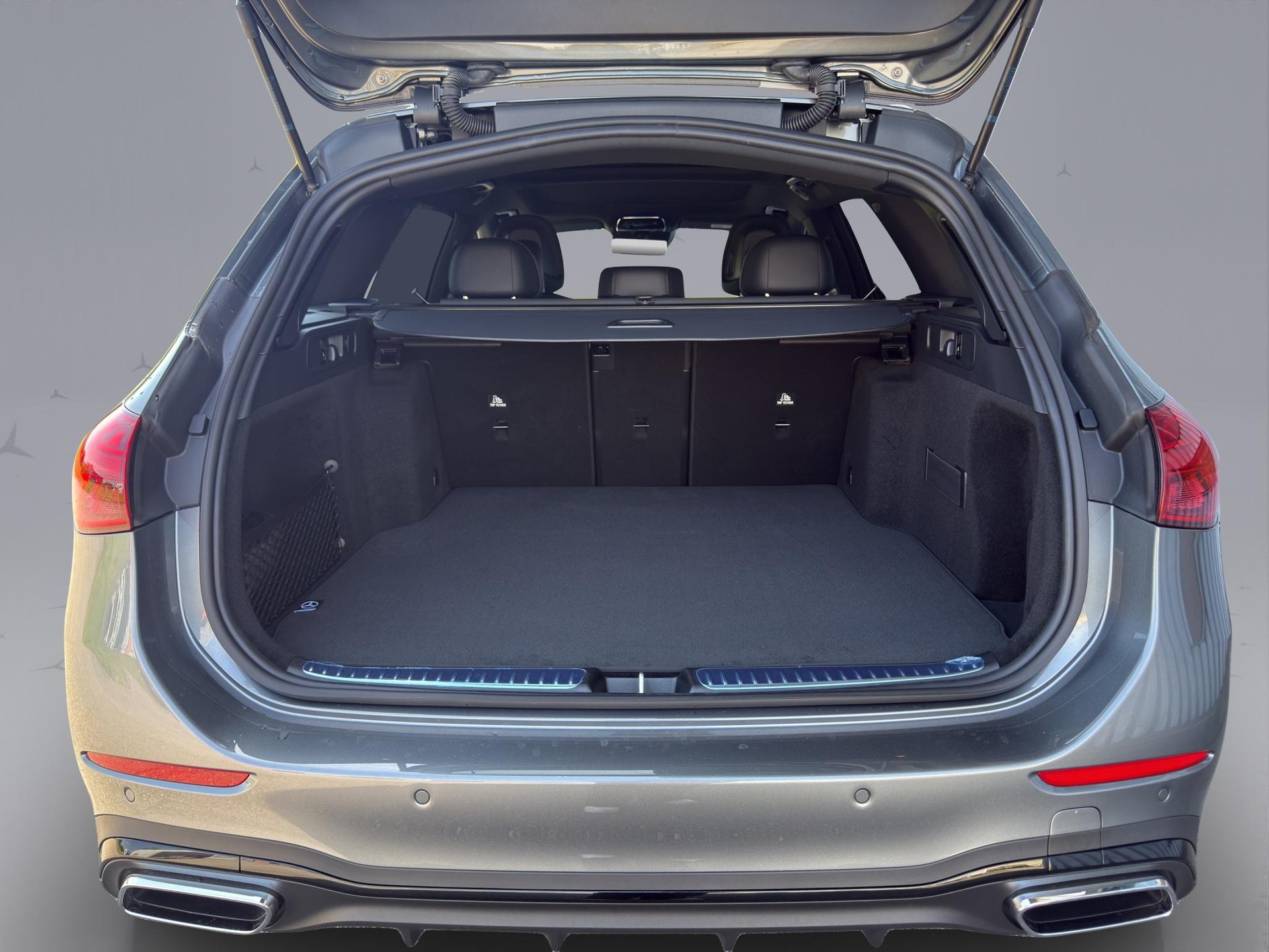 MERCEDES-BENZ C 220 d Swiss Star AMG Line 4matic Kombi-image-18