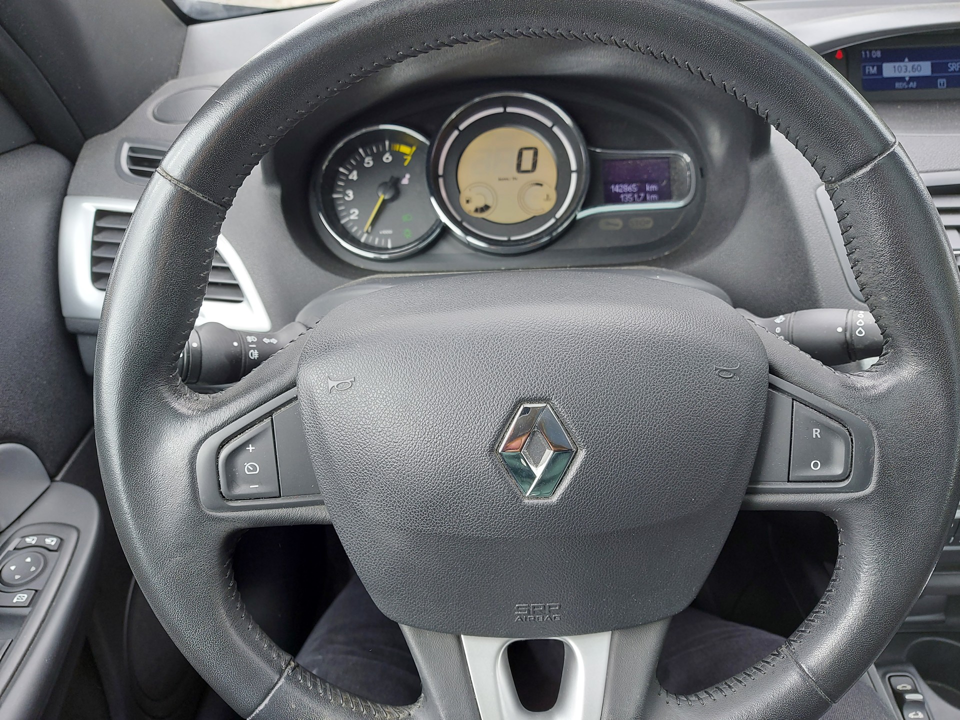 RENAULT Mégane CC 1.4 16V Turbo Dynamique-image-13