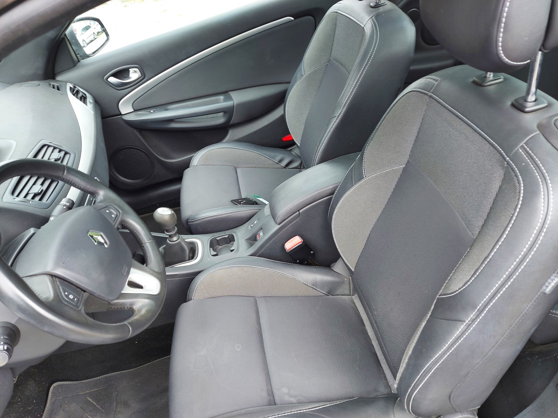 RENAULT Mégane CC 1.4 16V Turbo Dynamique-image-12