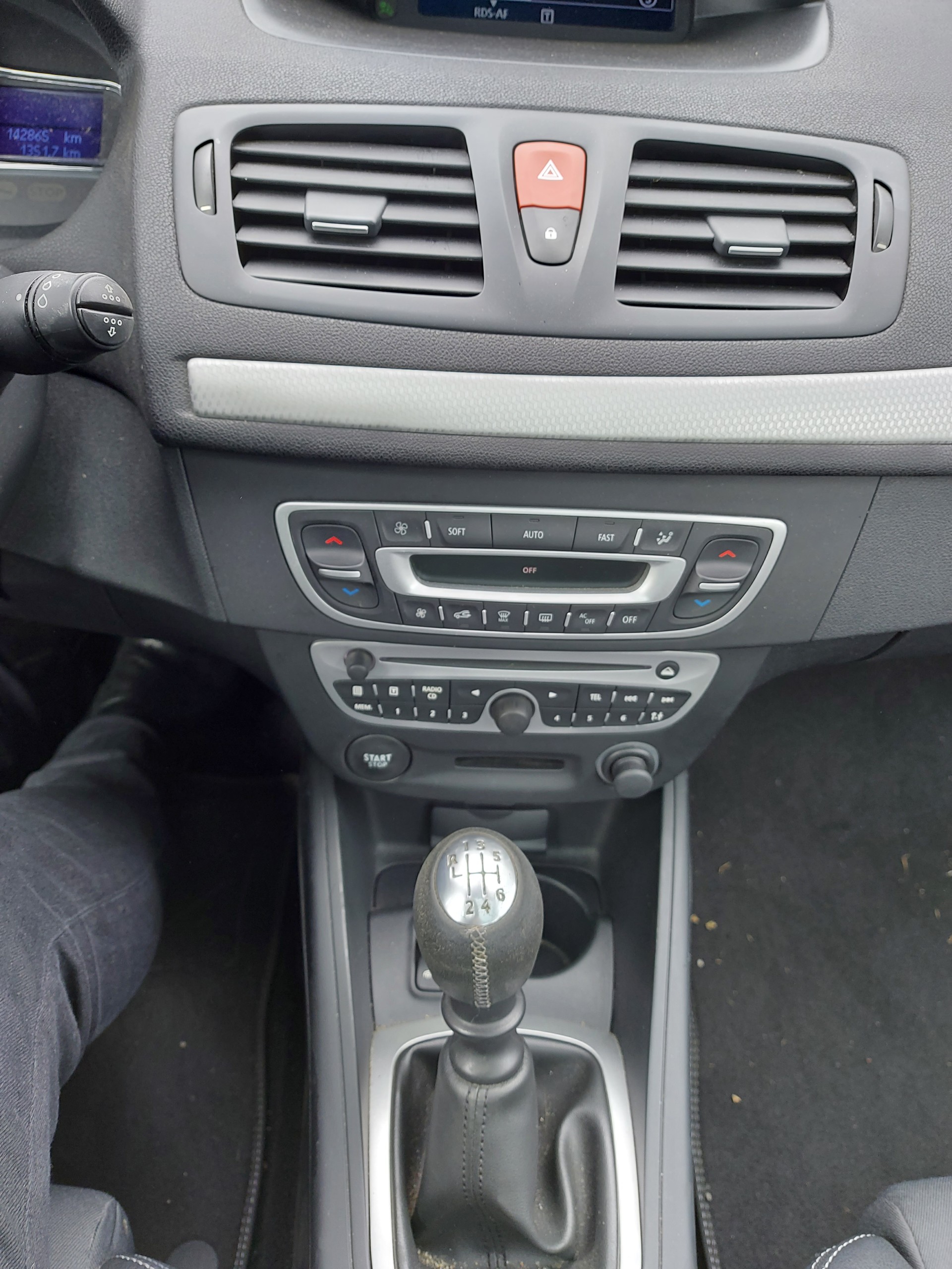 RENAULT Mégane CC 1.4 16V Turbo Dynamique-image-11