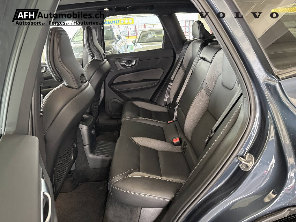 VOLVO XC60 2.0 T8 TE R-Design eAWD-image-15