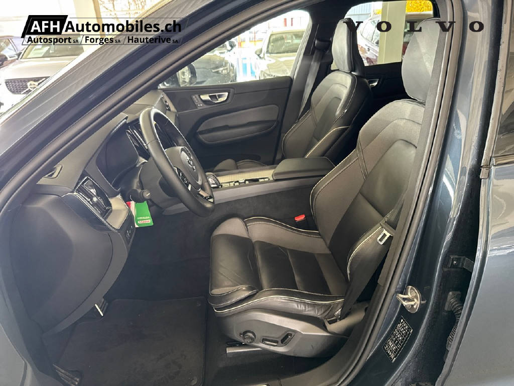 VOLVO XC60 2.0 T8 TE R-Design eAWD-image-14