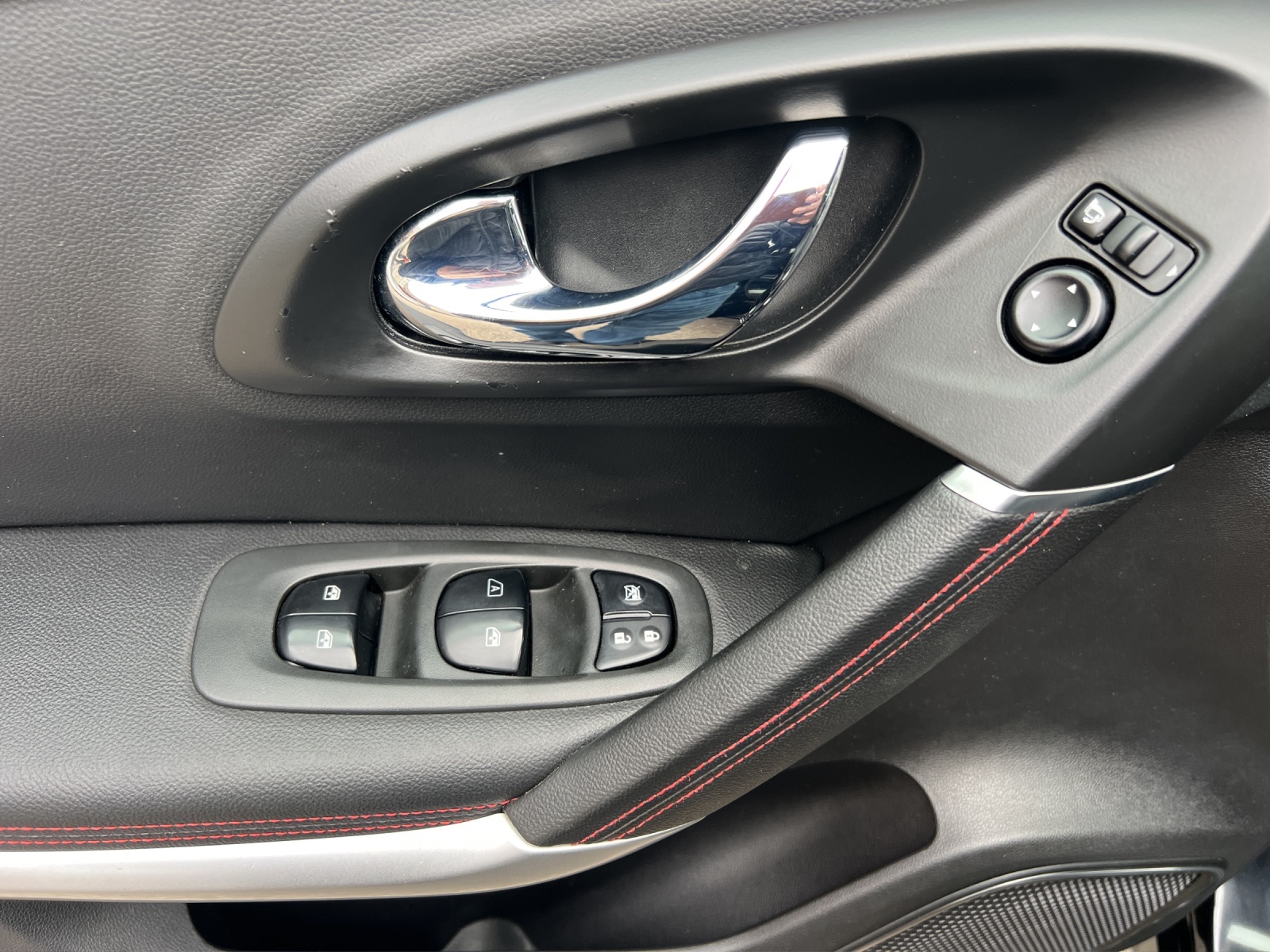 RENAULT Kadjar 1.2 16V Turbo Swiss Edition EDC-image-9
