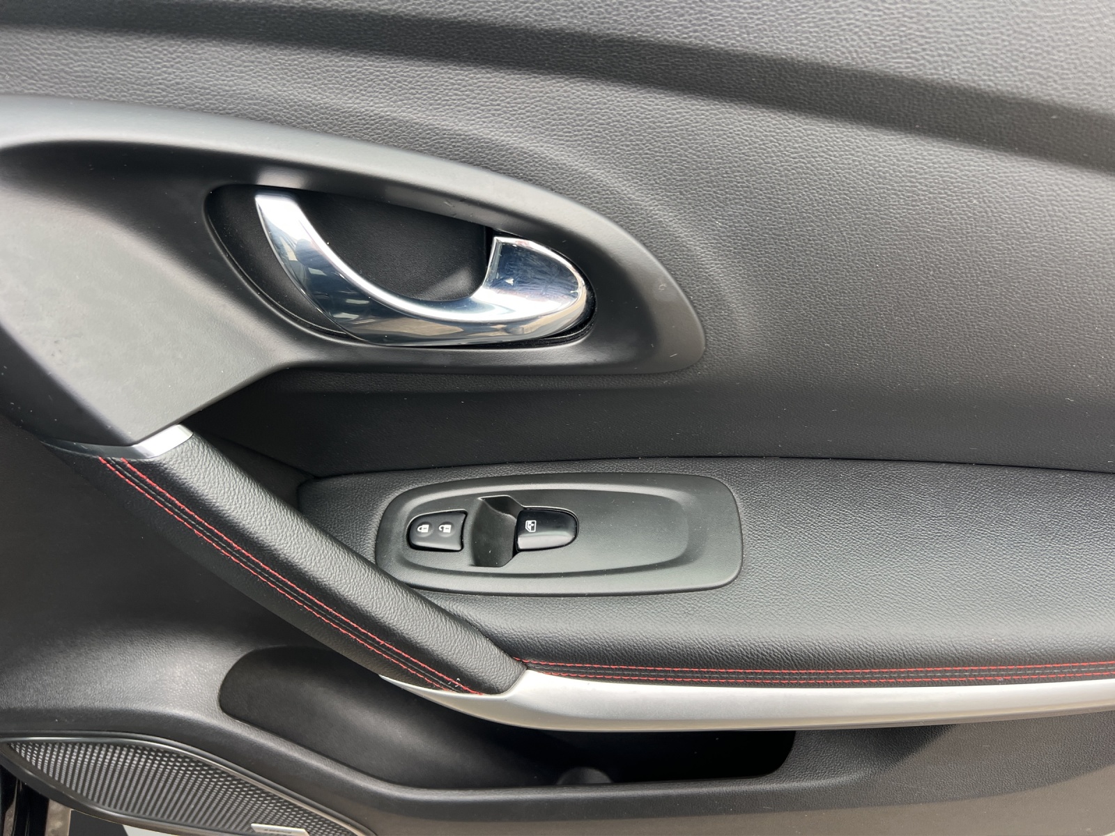 RENAULT Kadjar 1.2 16V Turbo Swiss Edition EDC-image-16