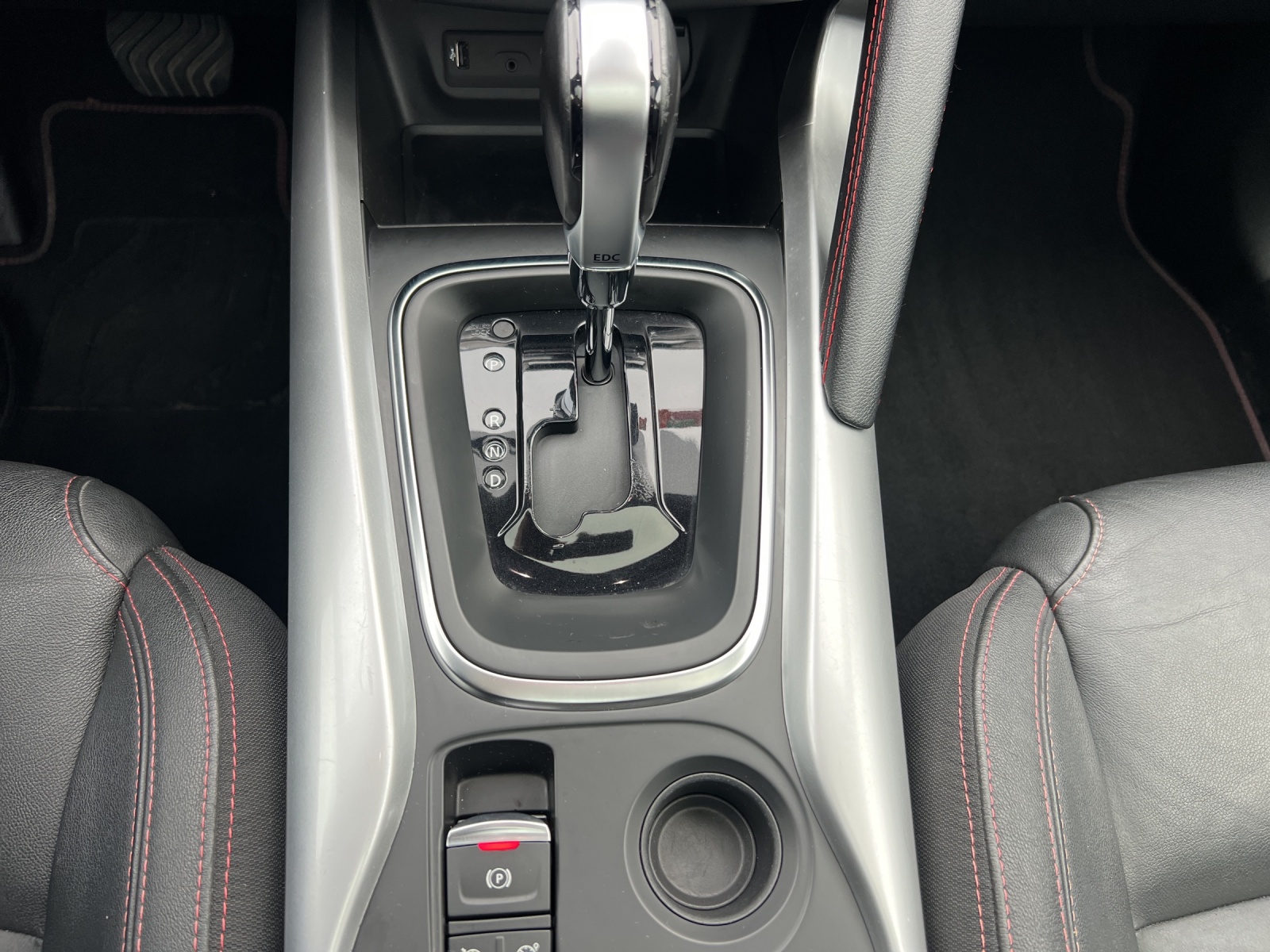 RENAULT Kadjar 1.2 16V Turbo Swiss Edition EDC-image-22