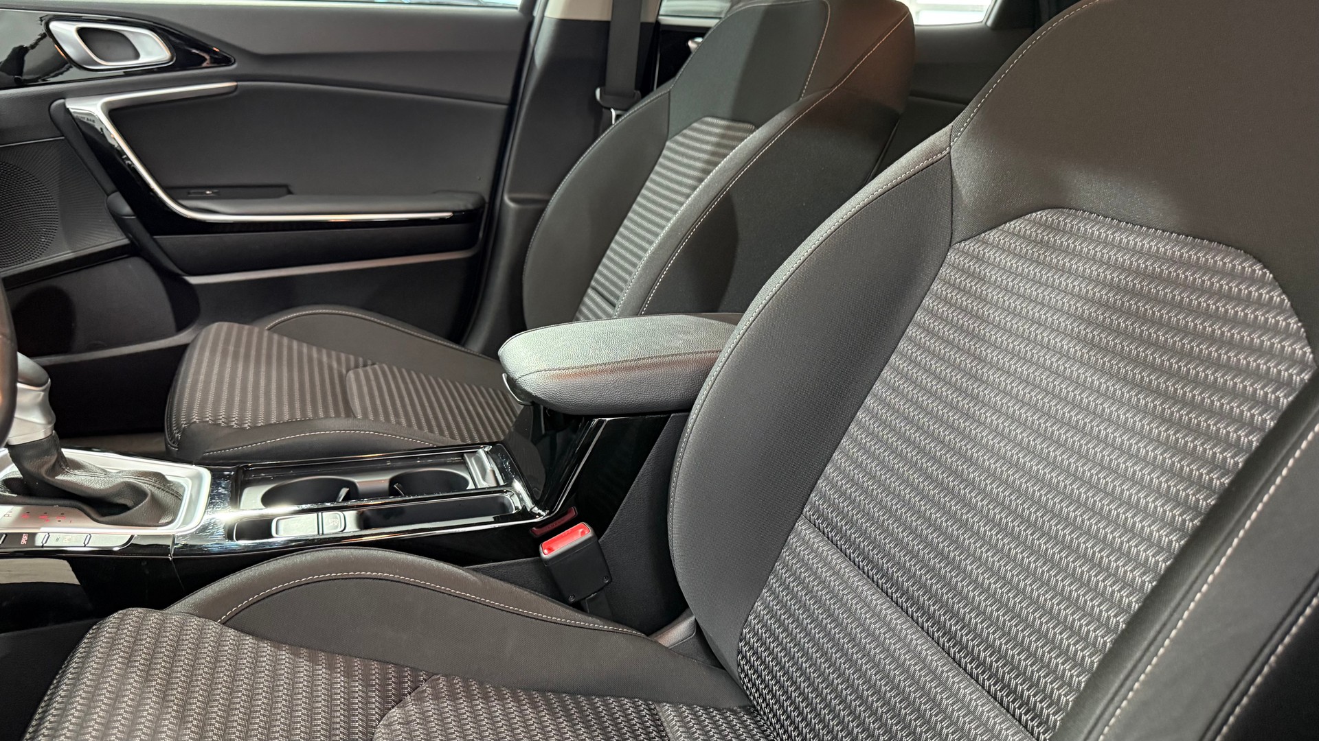 KIA XCeed 1.6 GDi Plug-in Hybrid S-image-11