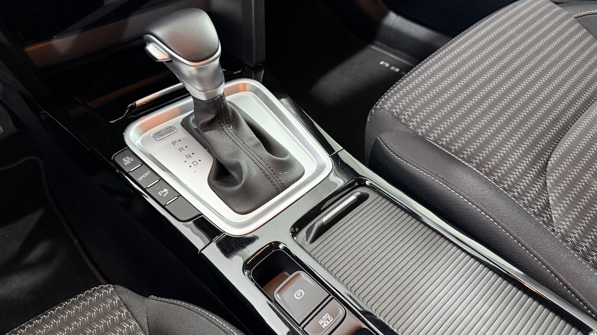 KIA XCeed 1.6 GDi Plug-in Hybrid S-image-14