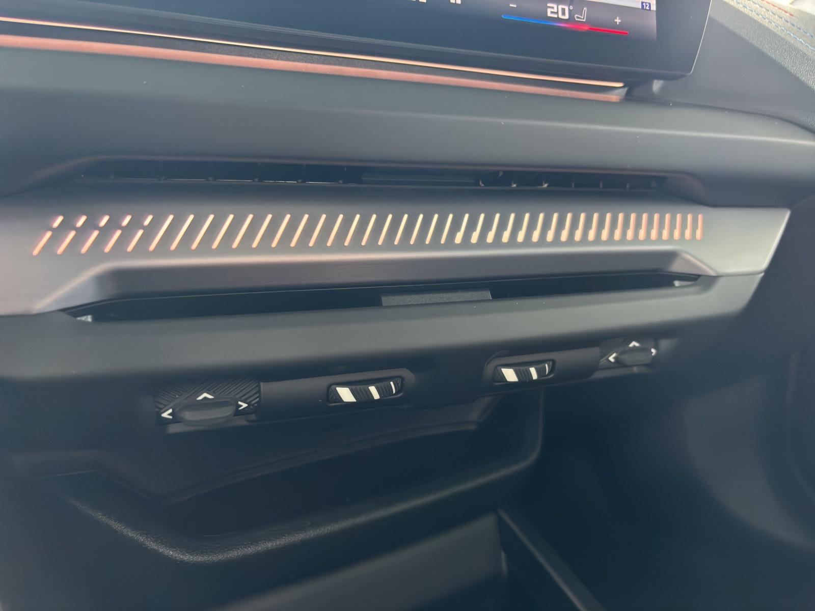 BMW M135i xDrive-image-14