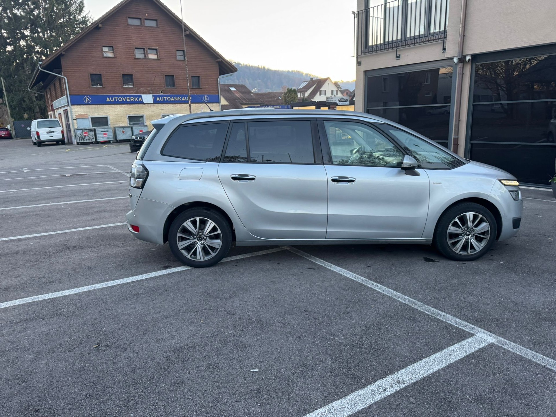 CITROEN Grand C4 Picasso 1.6 BlueHDi Exclusive EAT6-image-4
