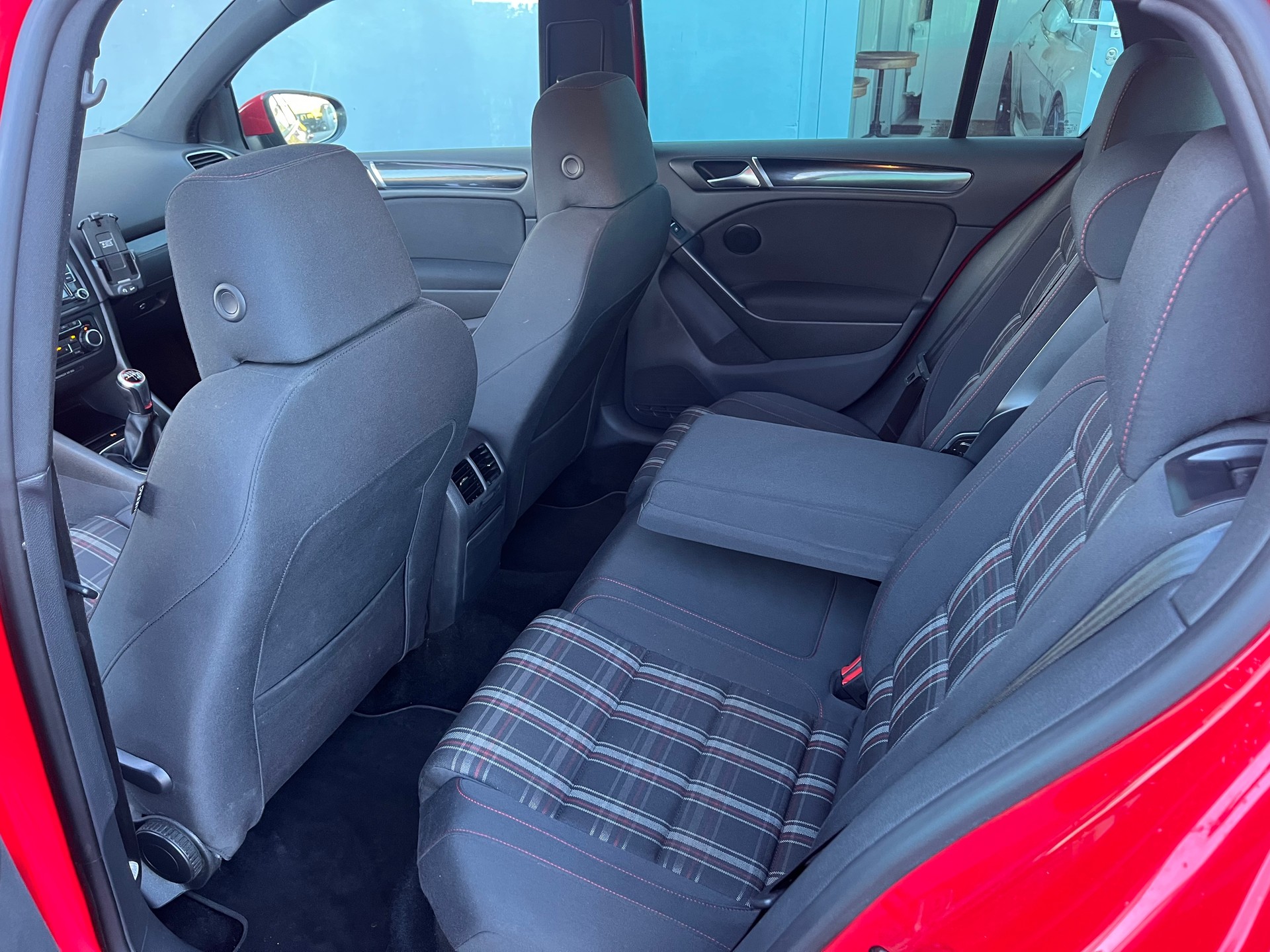 VW Golf 2.0 TSI GTI-image-7