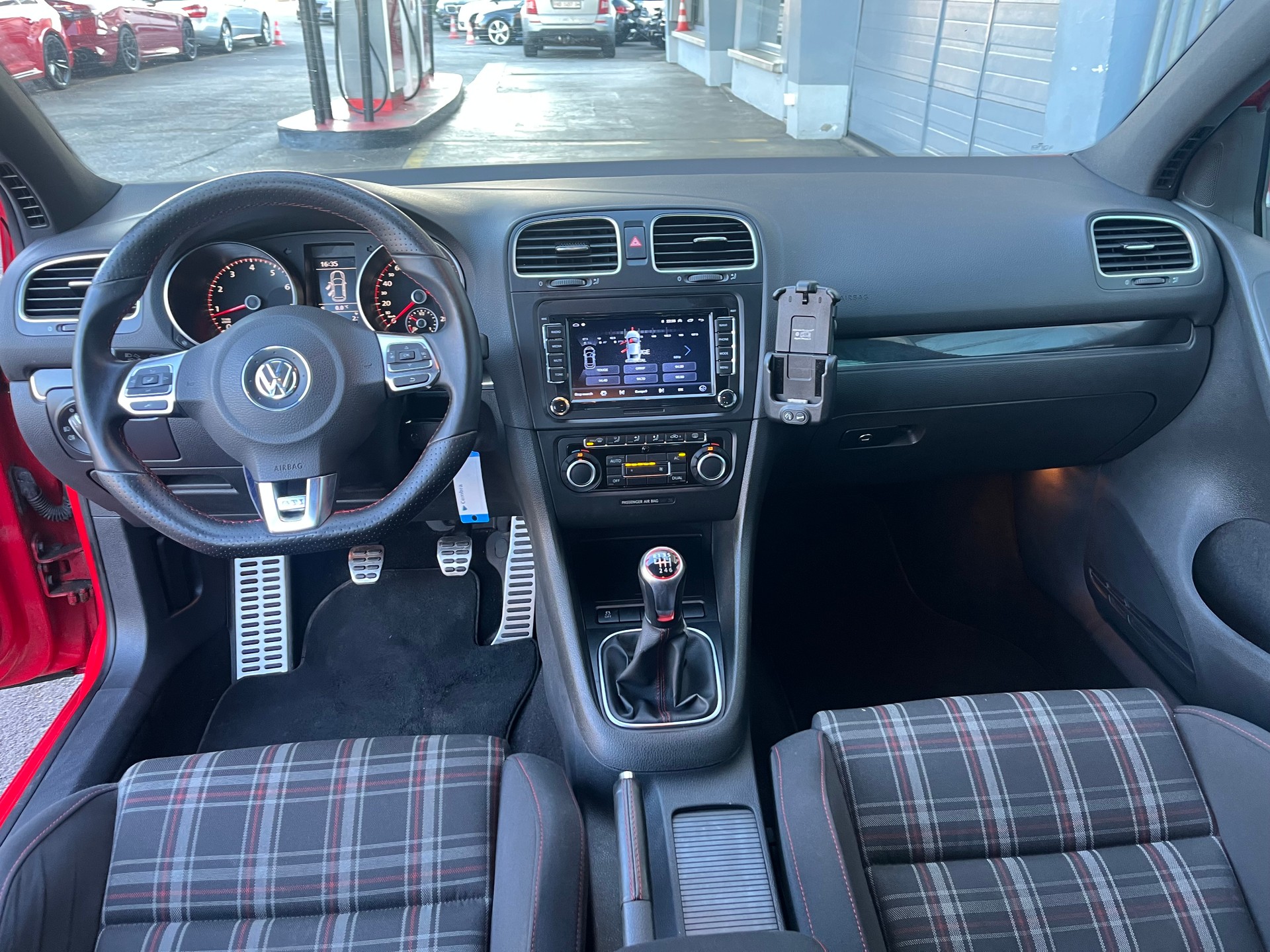 VW Golf 2.0 TSI GTI-image-8