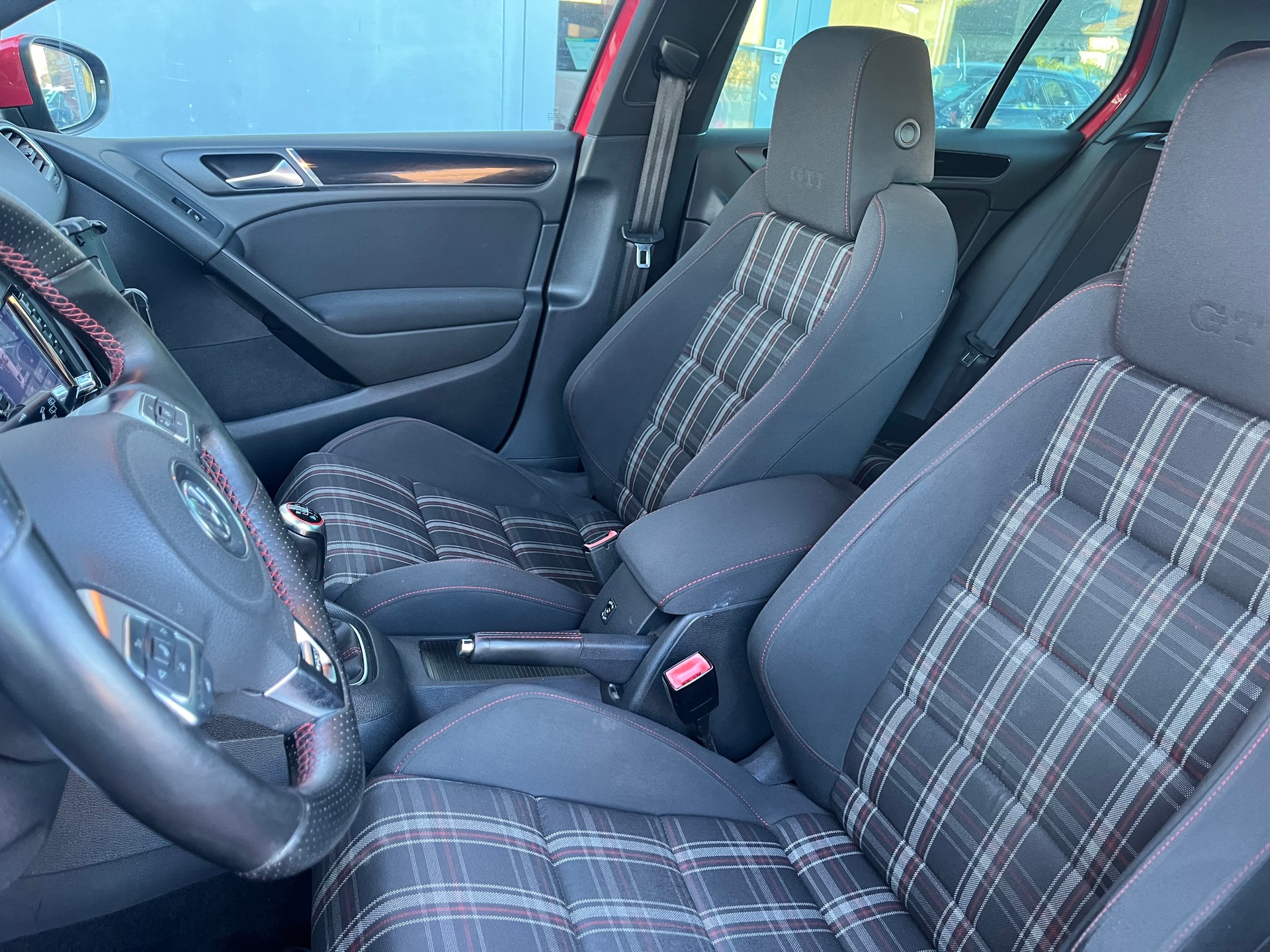 VW Golf 2.0 TSI GTI-image-9