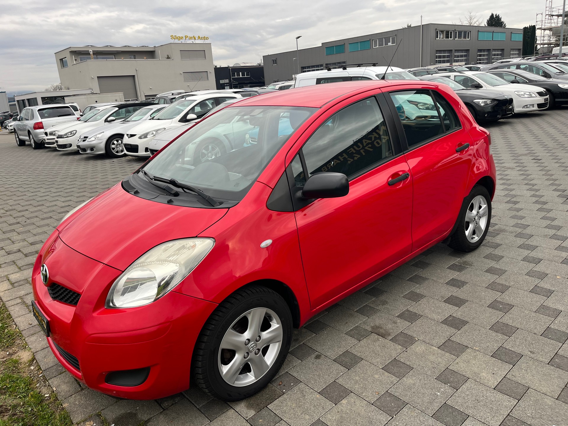 TOYOTA Yaris 1.33 Linea Sol Premium-image-3