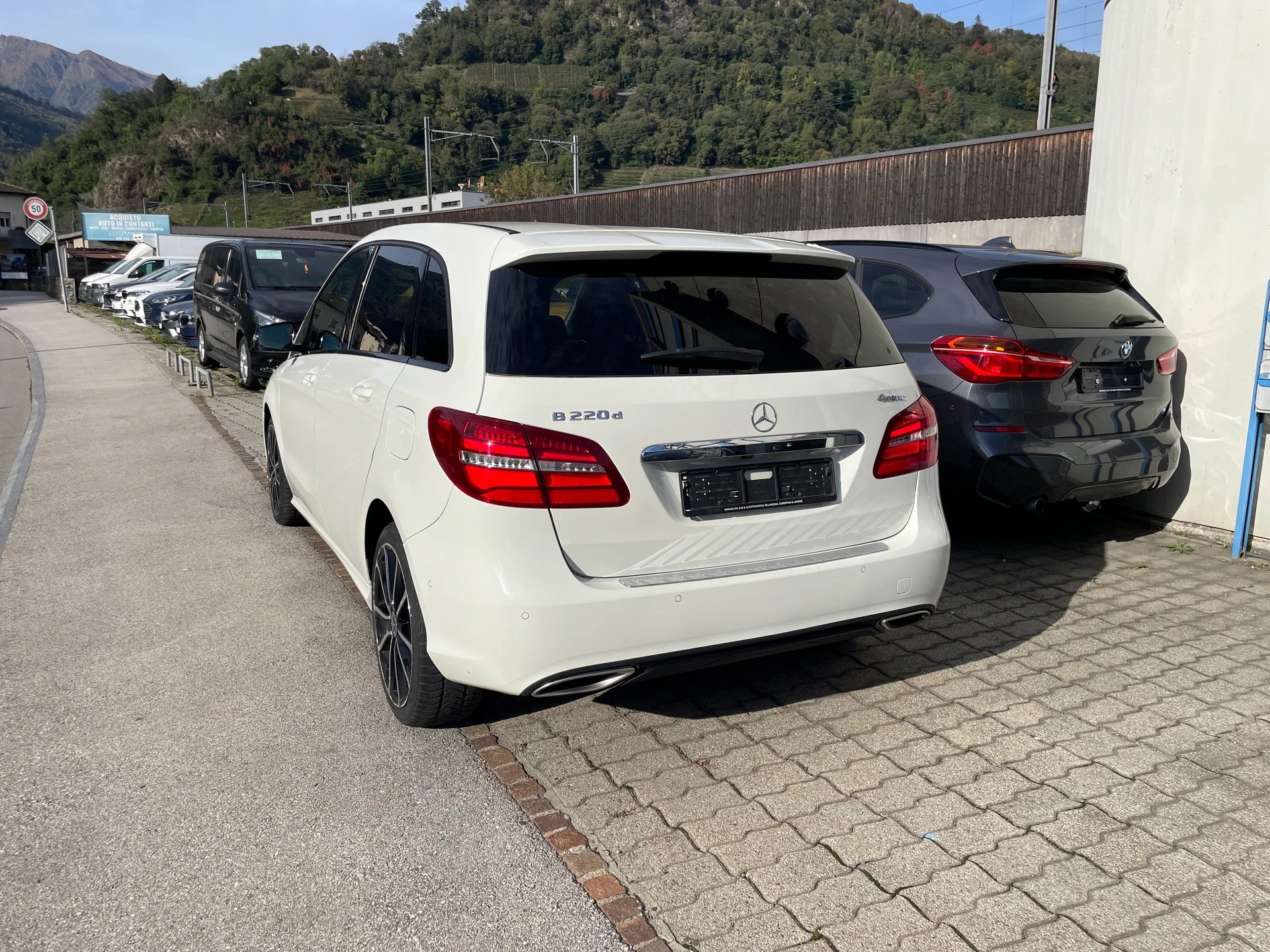 MERCEDES-BENZ B 220 CDI Urban 4Matic 7G-DCT-image-4