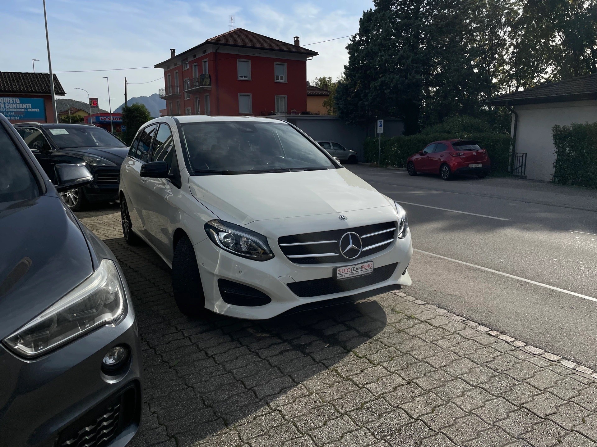 MERCEDES-BENZ B 220 CDI Urban 4Matic 7G-DCT-image-2