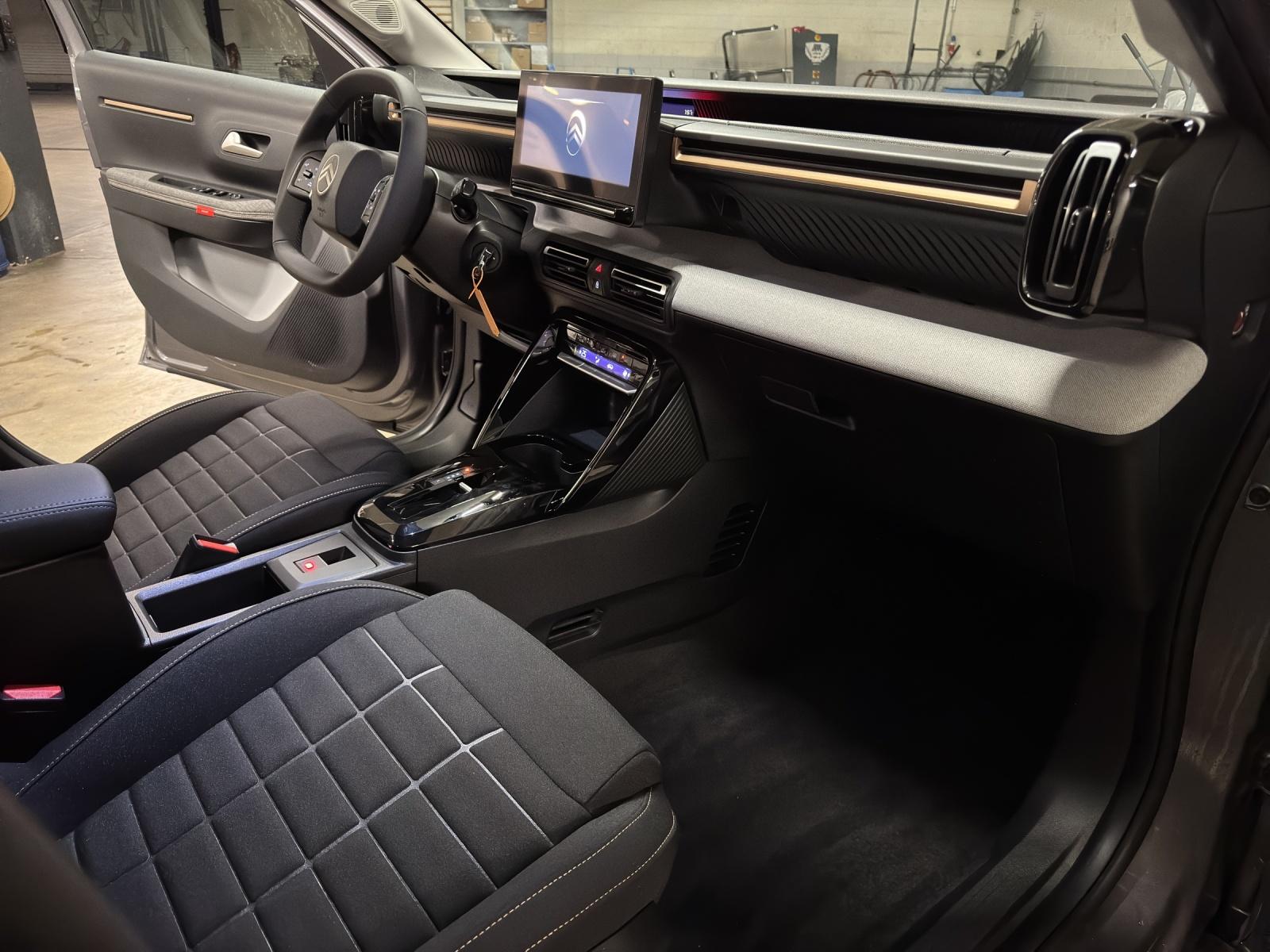 CITROEN C3 Aircross 1.2 Hybrid Plus-image-17