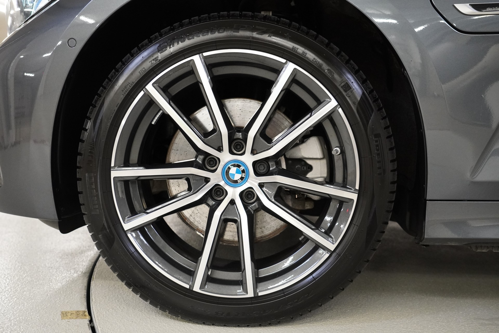BMW 320e Sport Line Steptronic-image-10