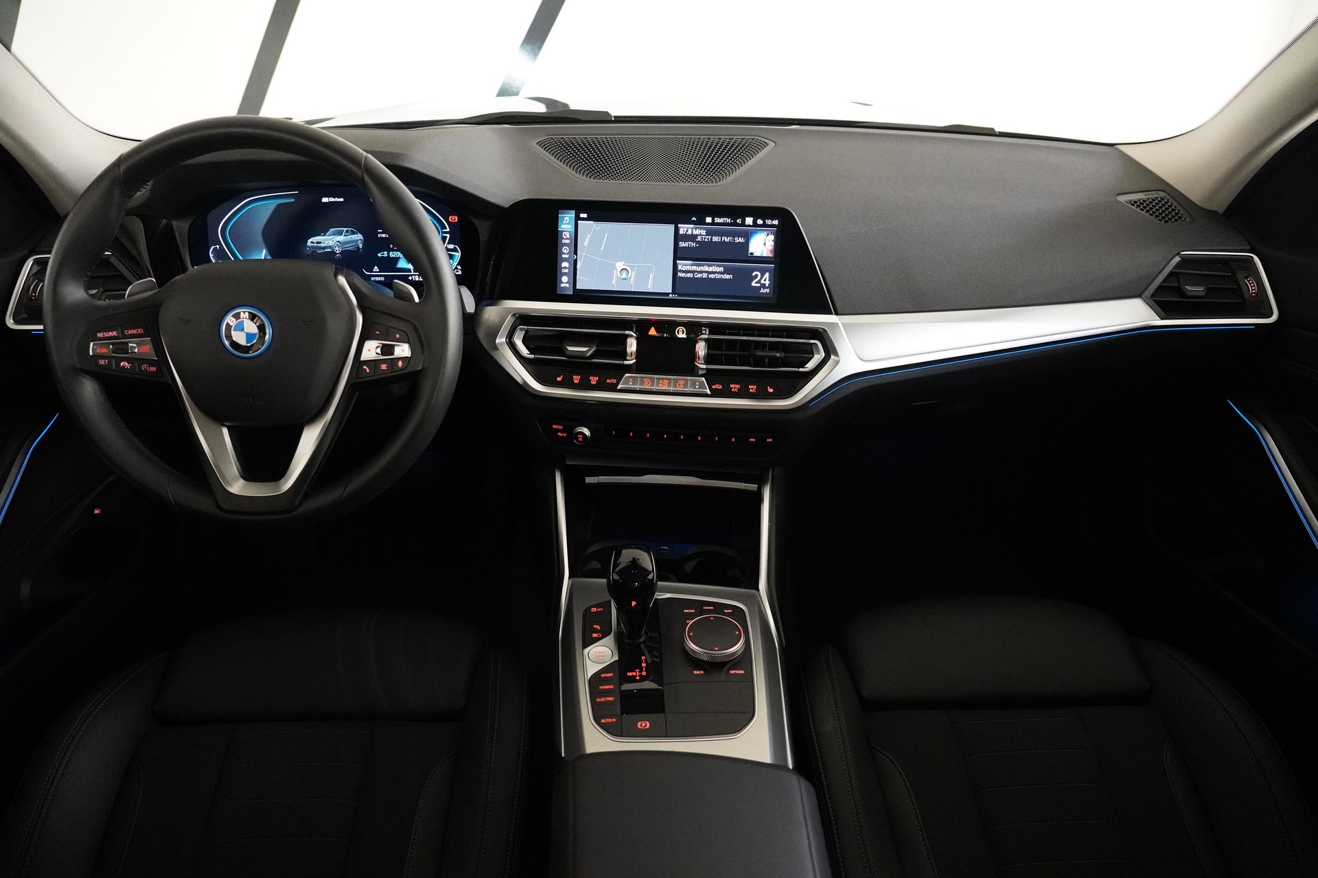 BMW 320e Sport Line Steptronic-image-22
