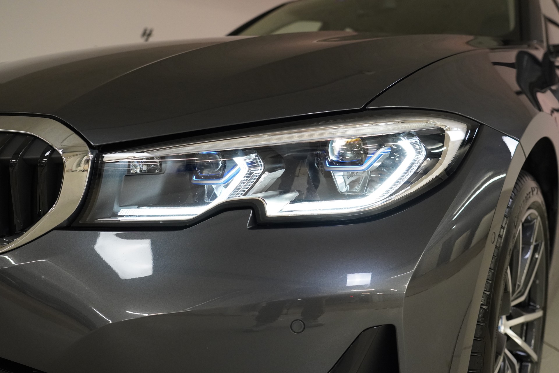 BMW 320e Sport Line Steptronic-image-9