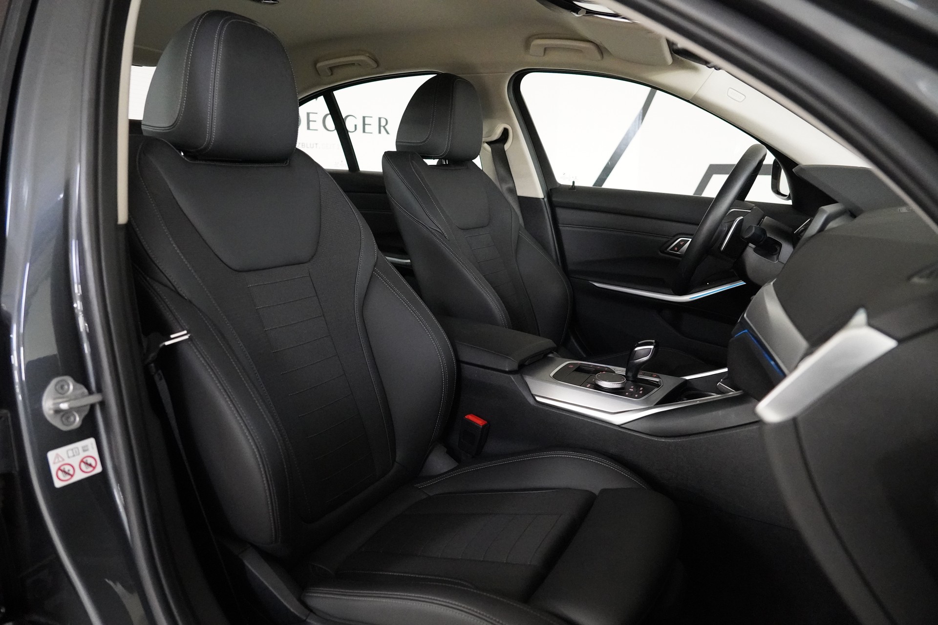 BMW 320e Sport Line Steptronic-image-18