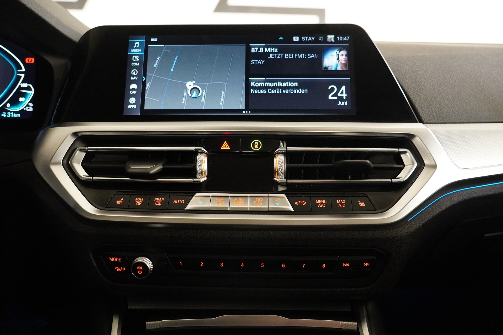 BMW 320e Sport Line Steptronic-image-25