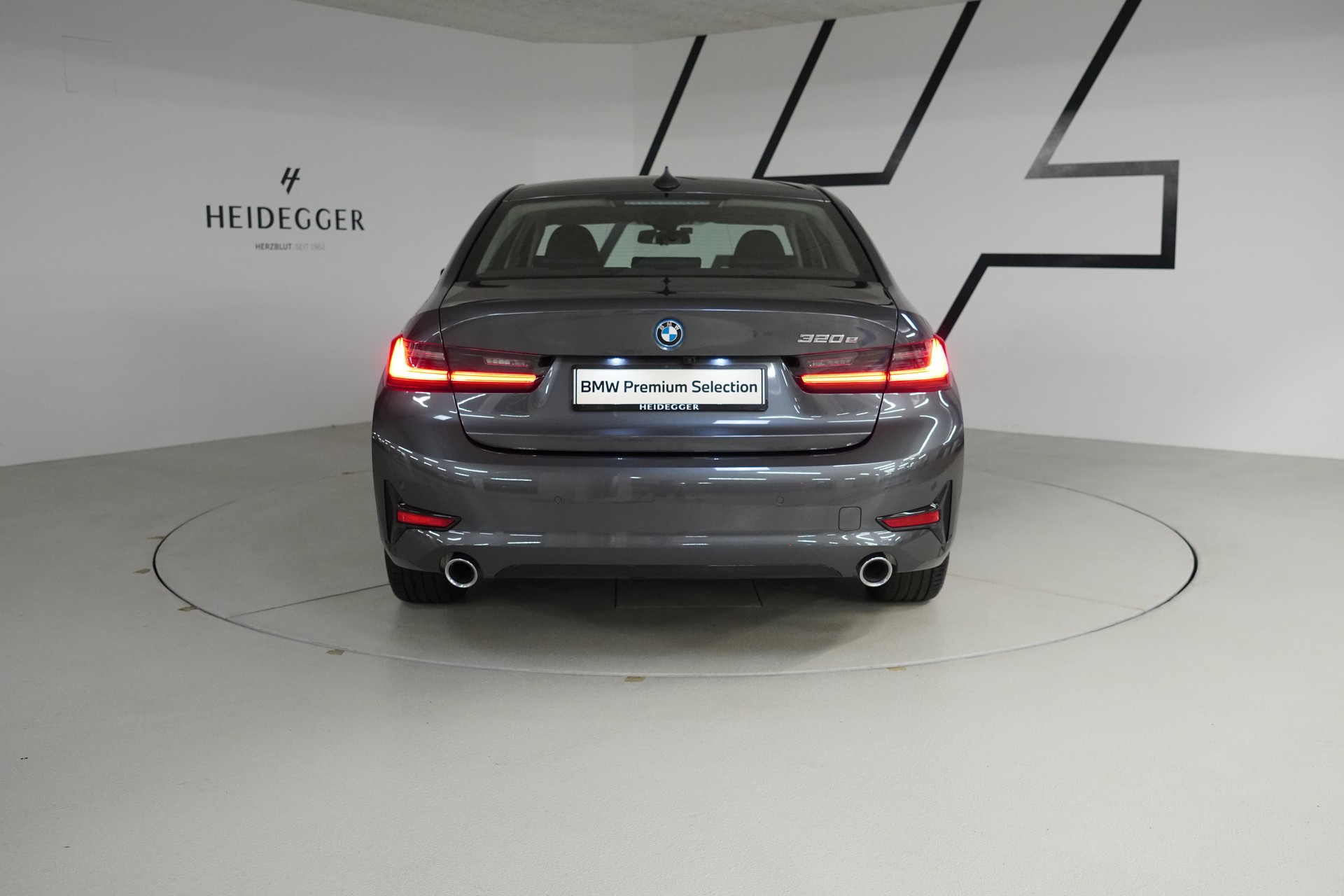 BMW 320e Sport Line Steptronic-image-6