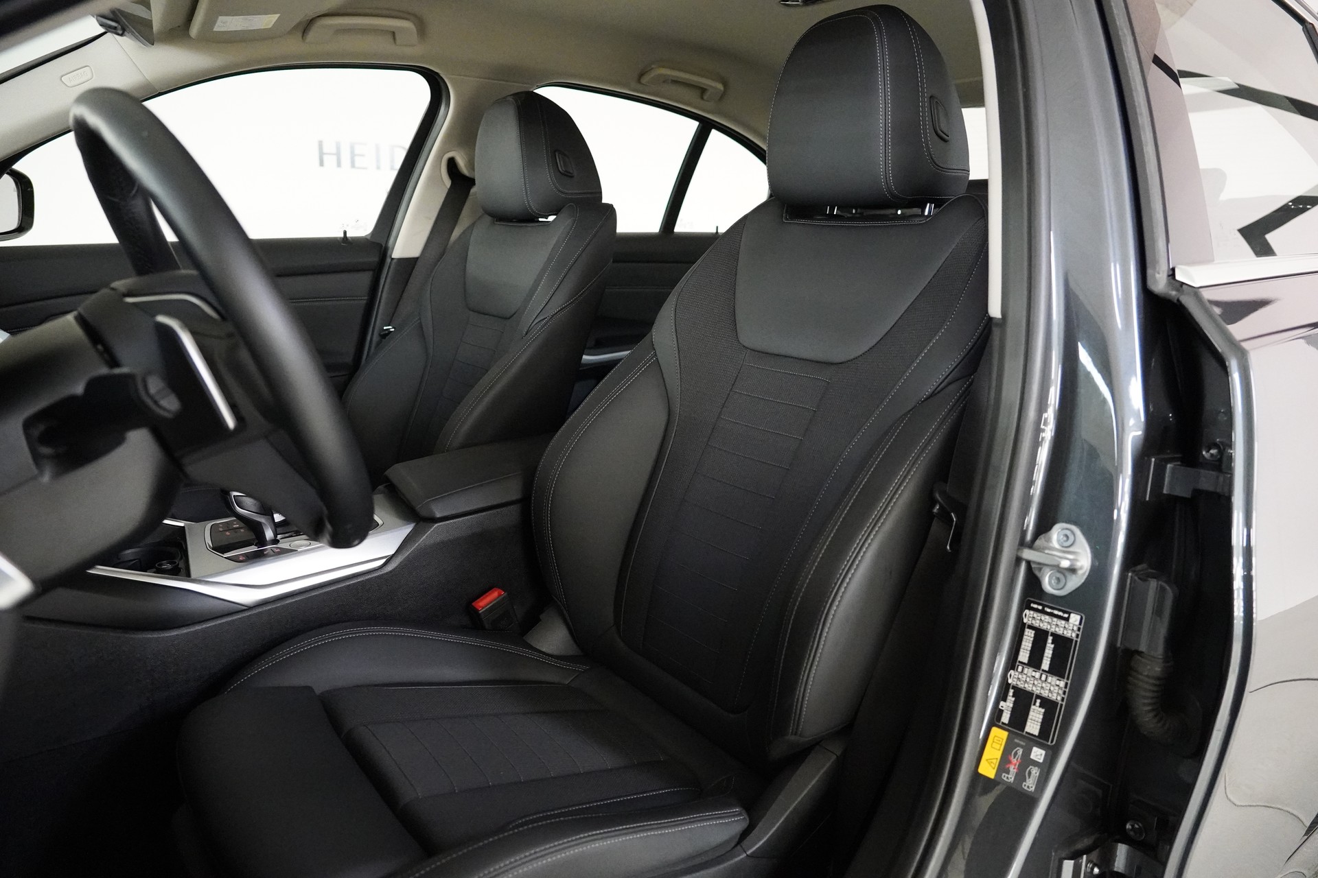BMW 320e Sport Line Steptronic-image-12