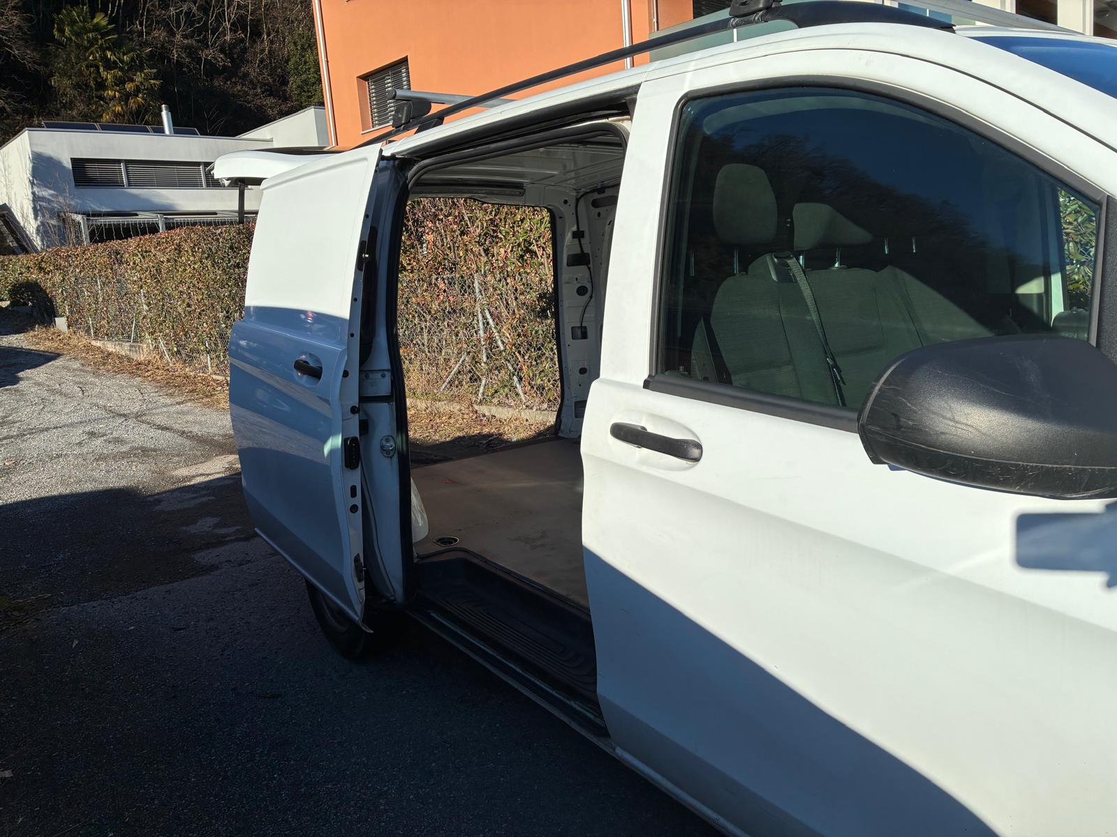 MERCEDES-BENZ Vito 114 CDI EL Euro 5-image-4