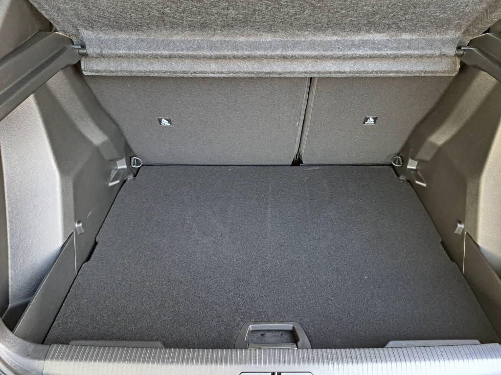 PEUGEOT 2008 1.2 Hybrid 145cv Allure (8 ans de garantie)-image-10