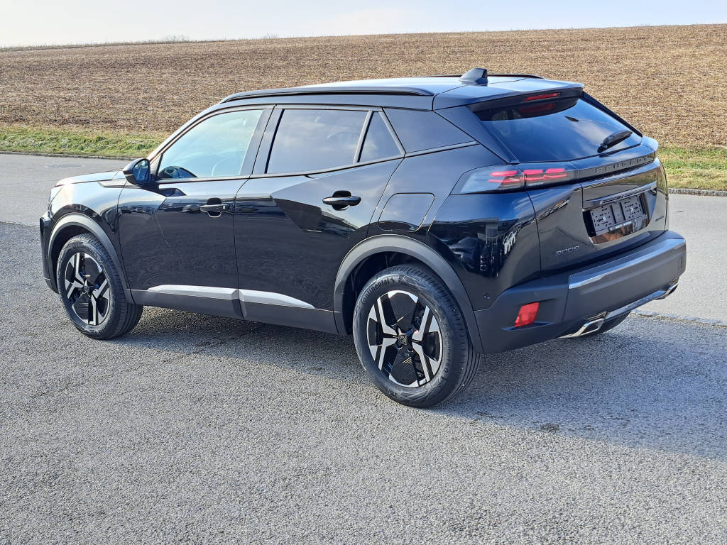PEUGEOT 2008 1.2 Hybrid 145cv Allure (8 ans de garantie)-image-2