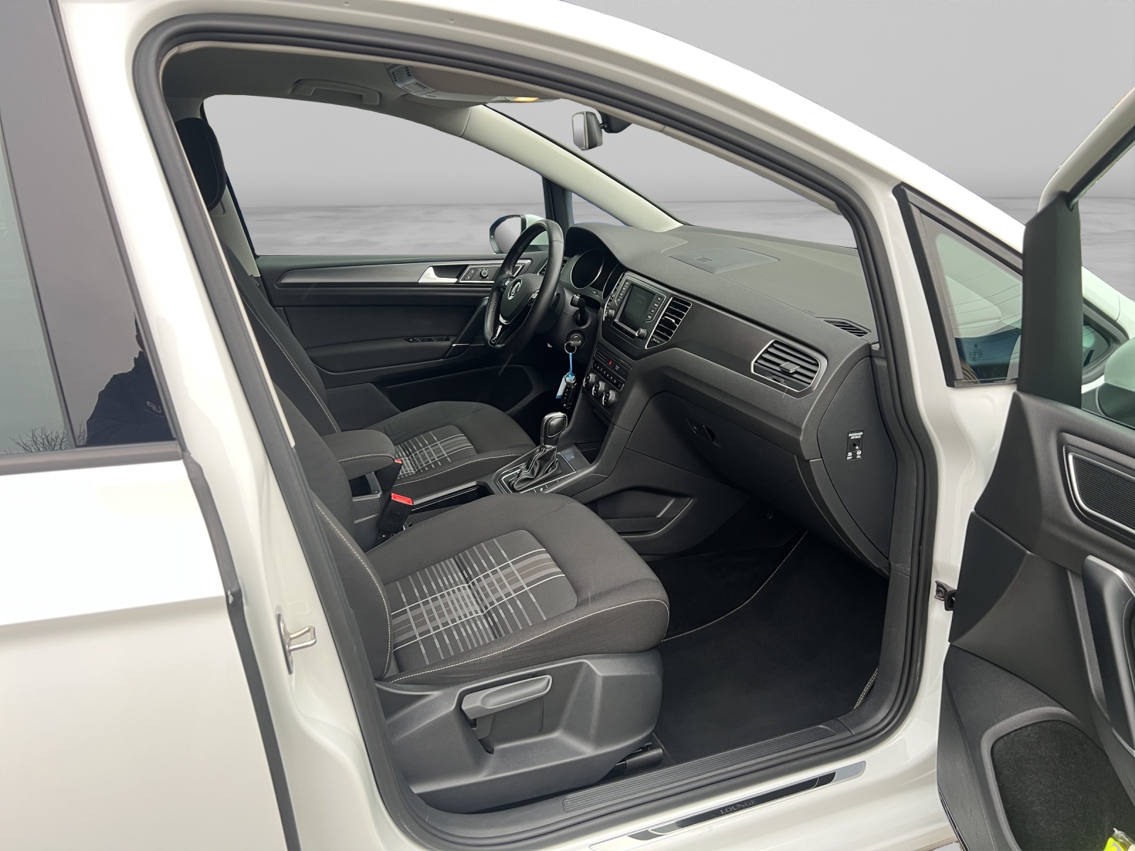 VW Golf Sportsvan 2.0 TDI Comfortline DSG-image-11