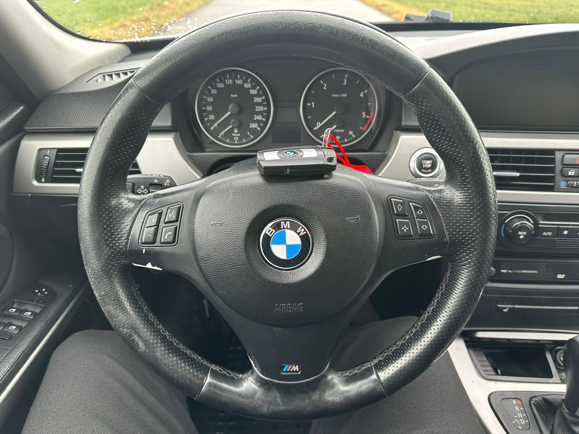 BMW 330d Touring-image-14